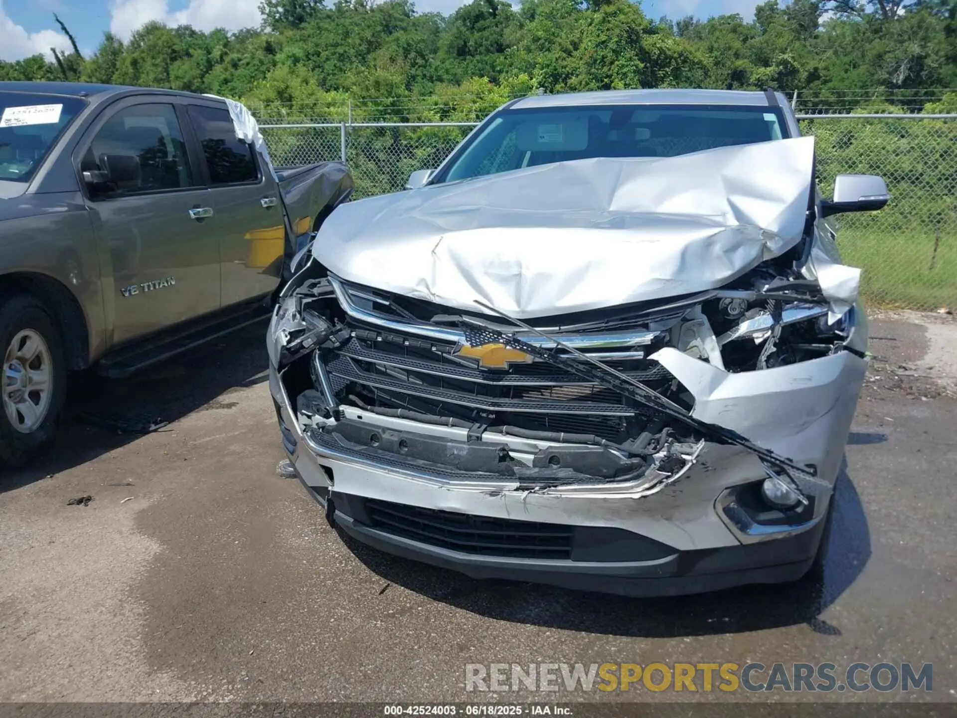 12 Photograph of a damaged car 1GNERGKW3KJ293483 CHEVROLET TRAVERSE 2019