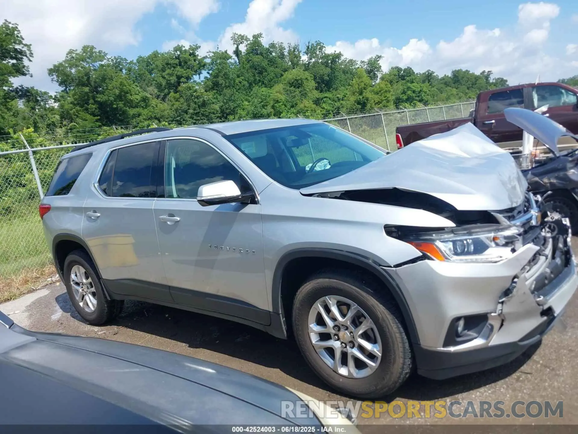 13 Photograph of a damaged car 1GNERGKW3KJ293483 CHEVROLET TRAVERSE 2019