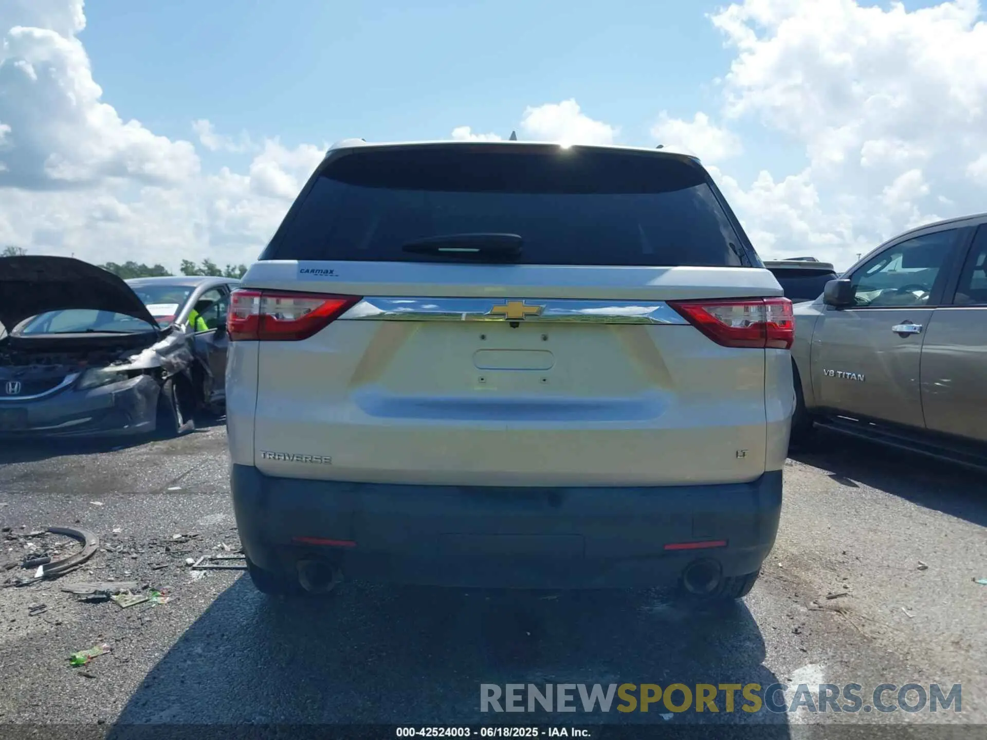 16 Photograph of a damaged car 1GNERGKW3KJ293483 CHEVROLET TRAVERSE 2019