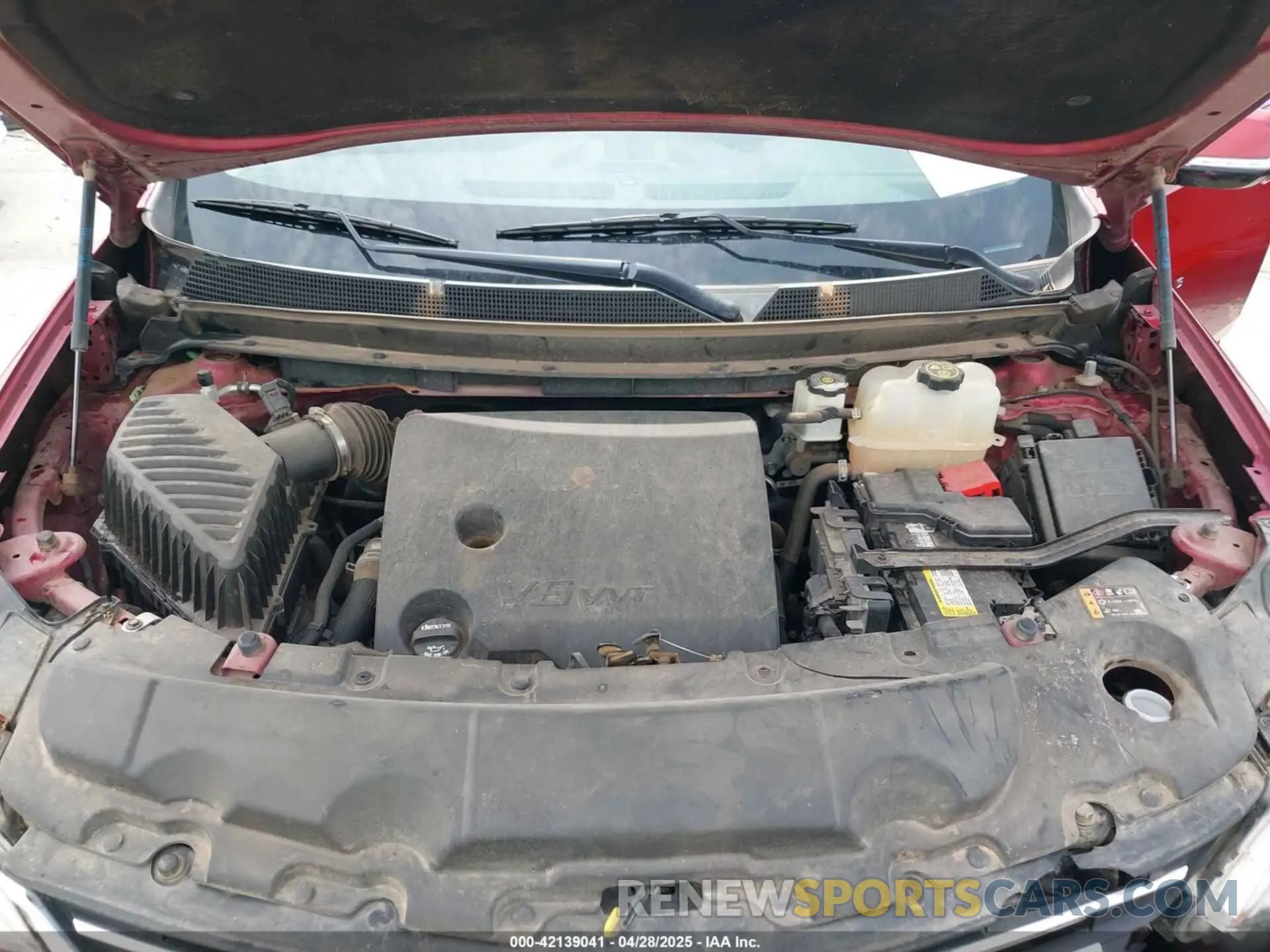 10 Photograph of a damaged car 1GNERGKW3KJ317815 CHEVROLET TRAVERSE 2019