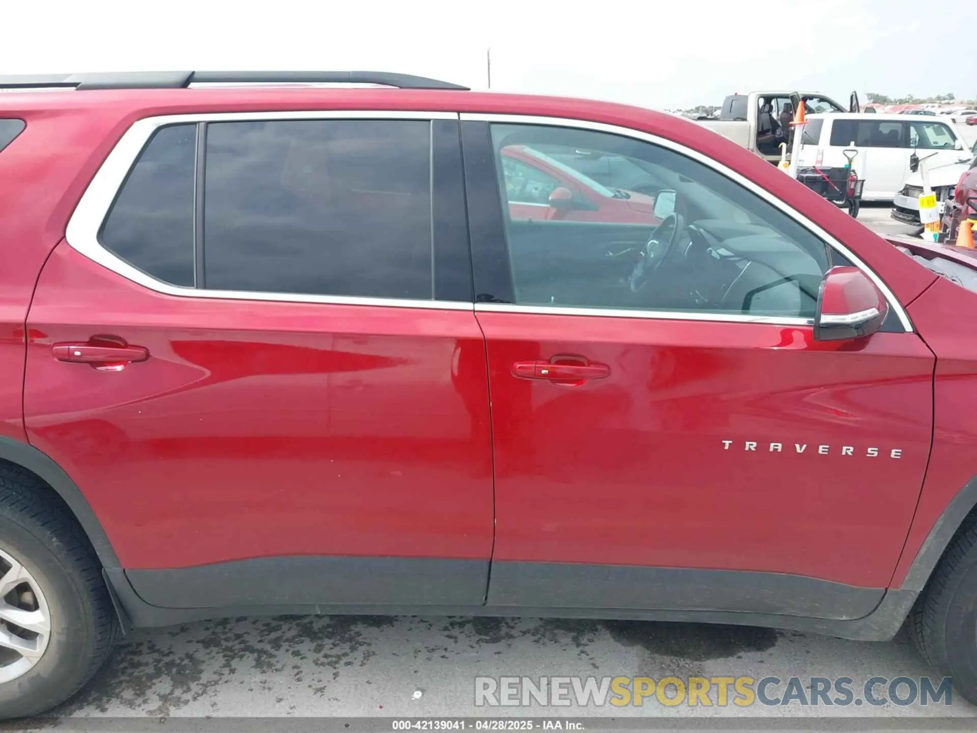 13 Photograph of a damaged car 1GNERGKW3KJ317815 CHEVROLET TRAVERSE 2019
