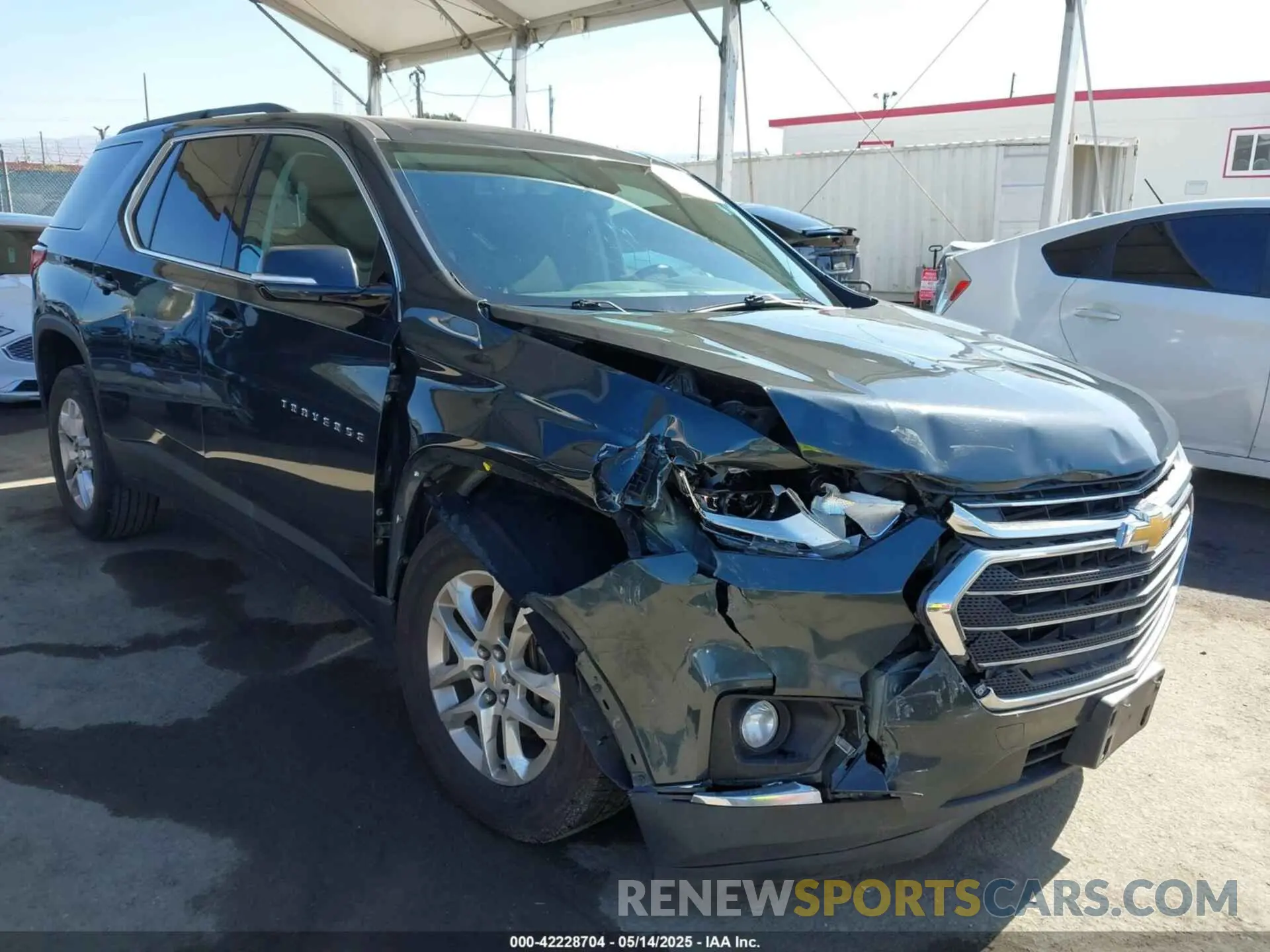 1 Photograph of a damaged car 1GNERGKW3KJ320262 CHEVROLET TRAVERSE 2019