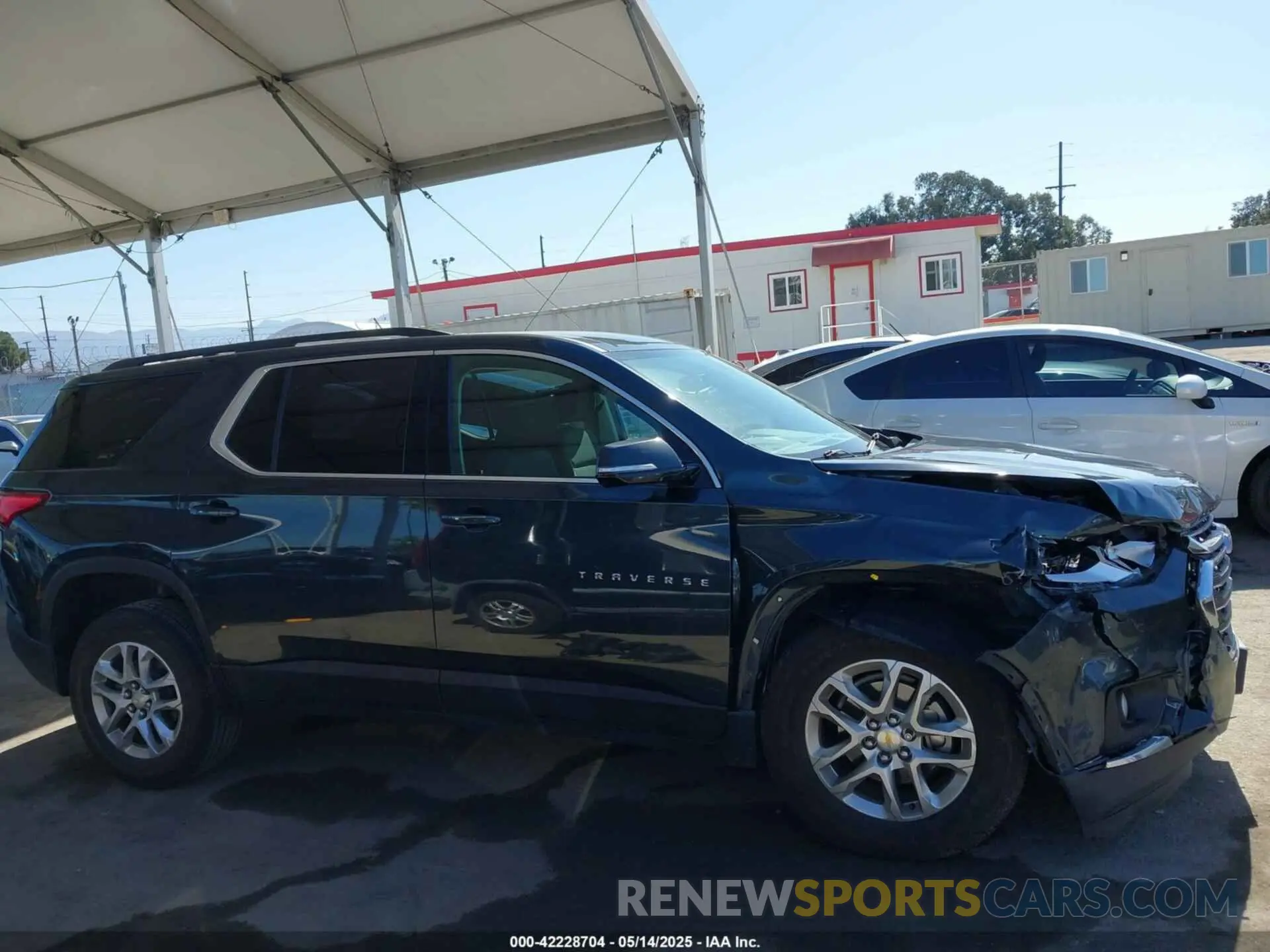 13 Photograph of a damaged car 1GNERGKW3KJ320262 CHEVROLET TRAVERSE 2019