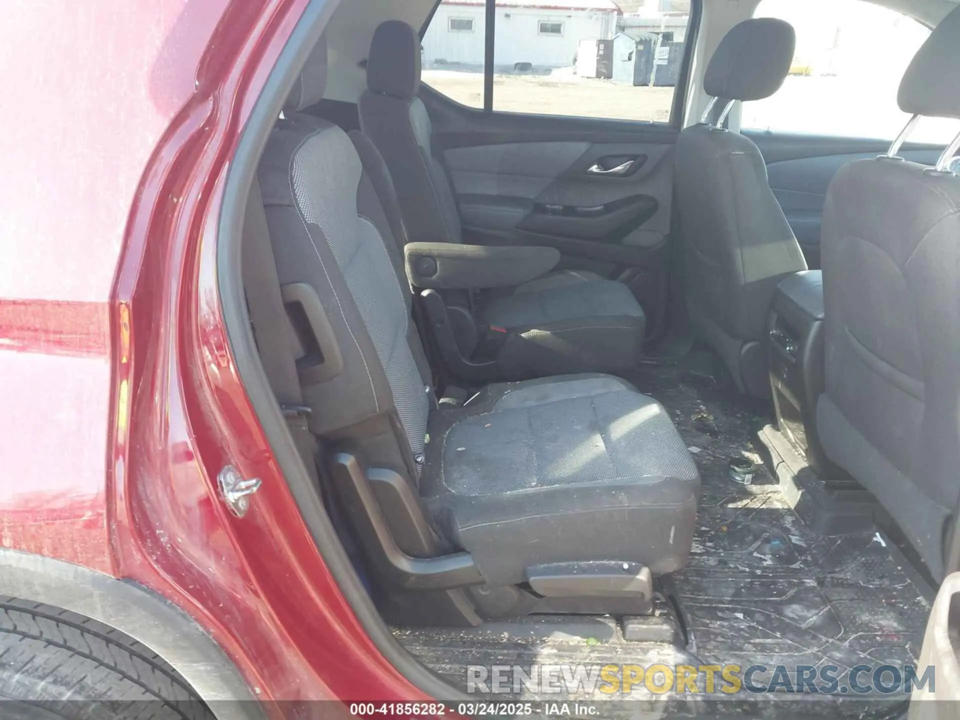 8 Photograph of a damaged car 1GNERGKW4KJ101794 CHEVROLET TRAVERSE 2019