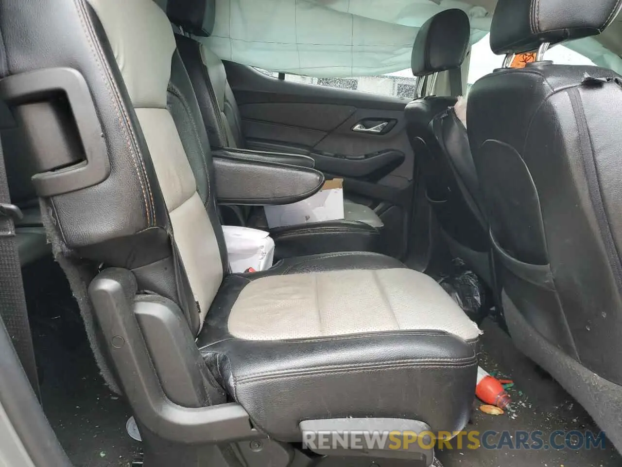 11 Photograph of a damaged car 1GNERGKW4KJ135797 CHEVROLET TRAVERSE 2019