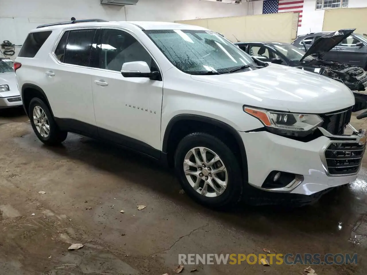 4 Photograph of a damaged car 1GNERGKW4KJ274439 CHEVROLET TRAVERSE 2019