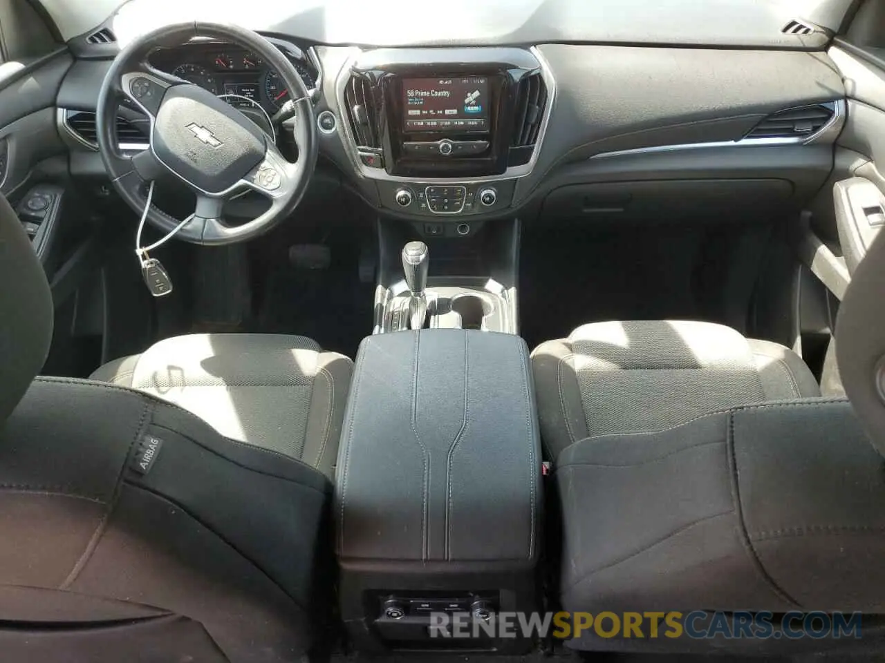 8 Photograph of a damaged car 1GNERGKW4KJ274439 CHEVROLET TRAVERSE 2019