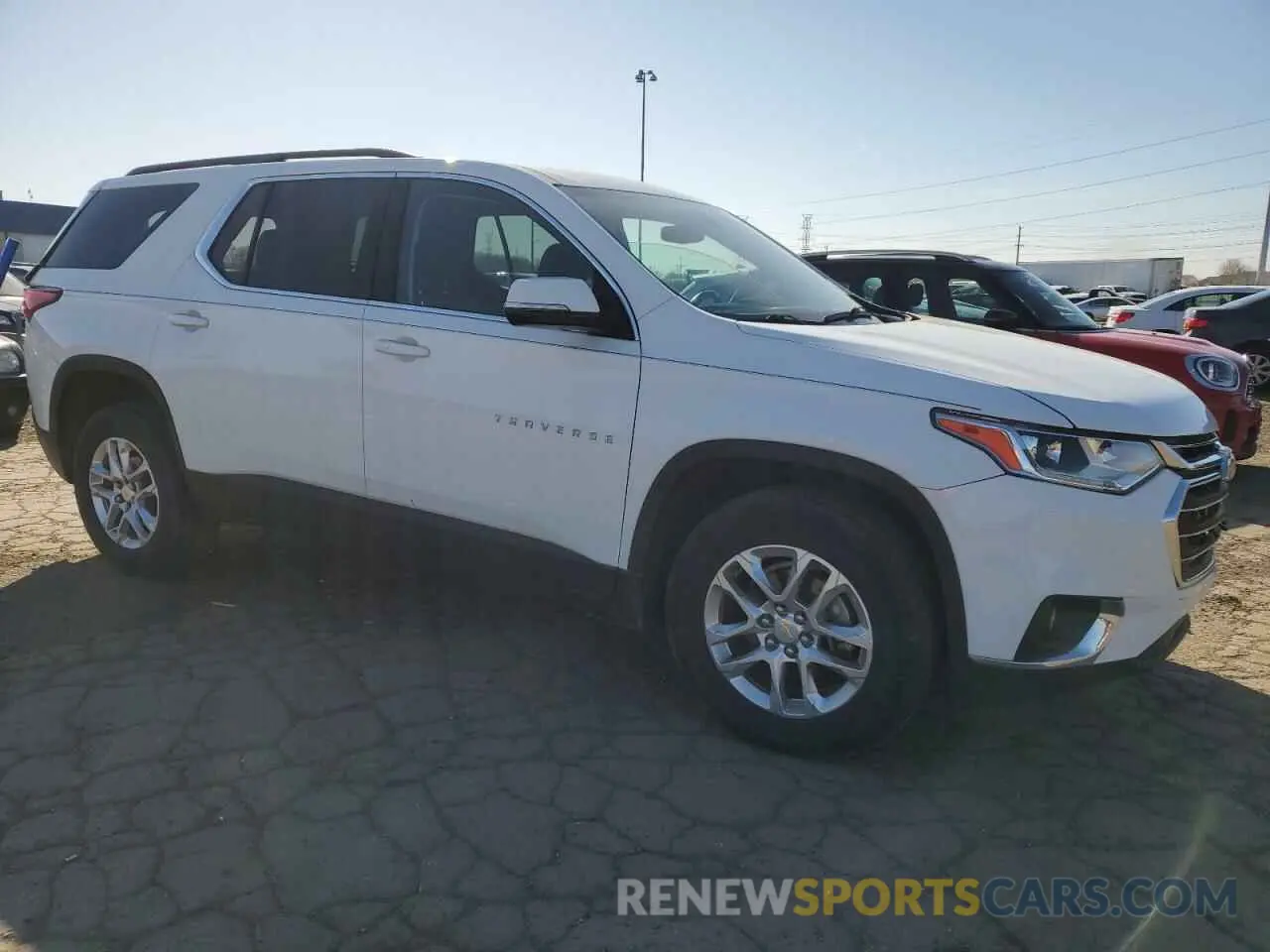4 Photograph of a damaged car 1GNERGKW4KJ276935 CHEVROLET TRAVERSE 2019