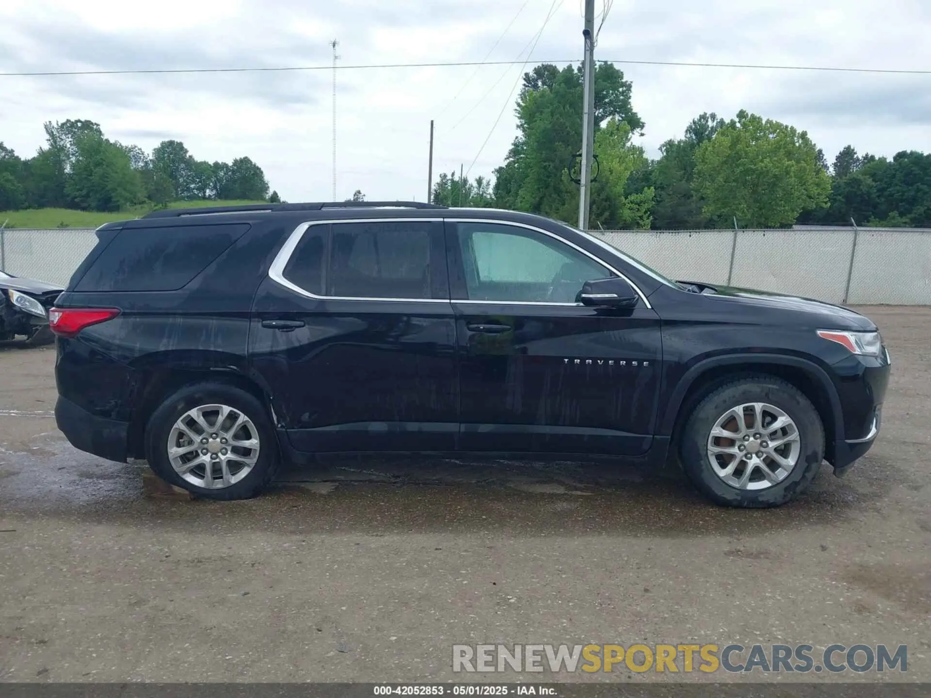 13 Photograph of a damaged car 1GNERGKW4KJ280578 CHEVROLET TRAVERSE 2019