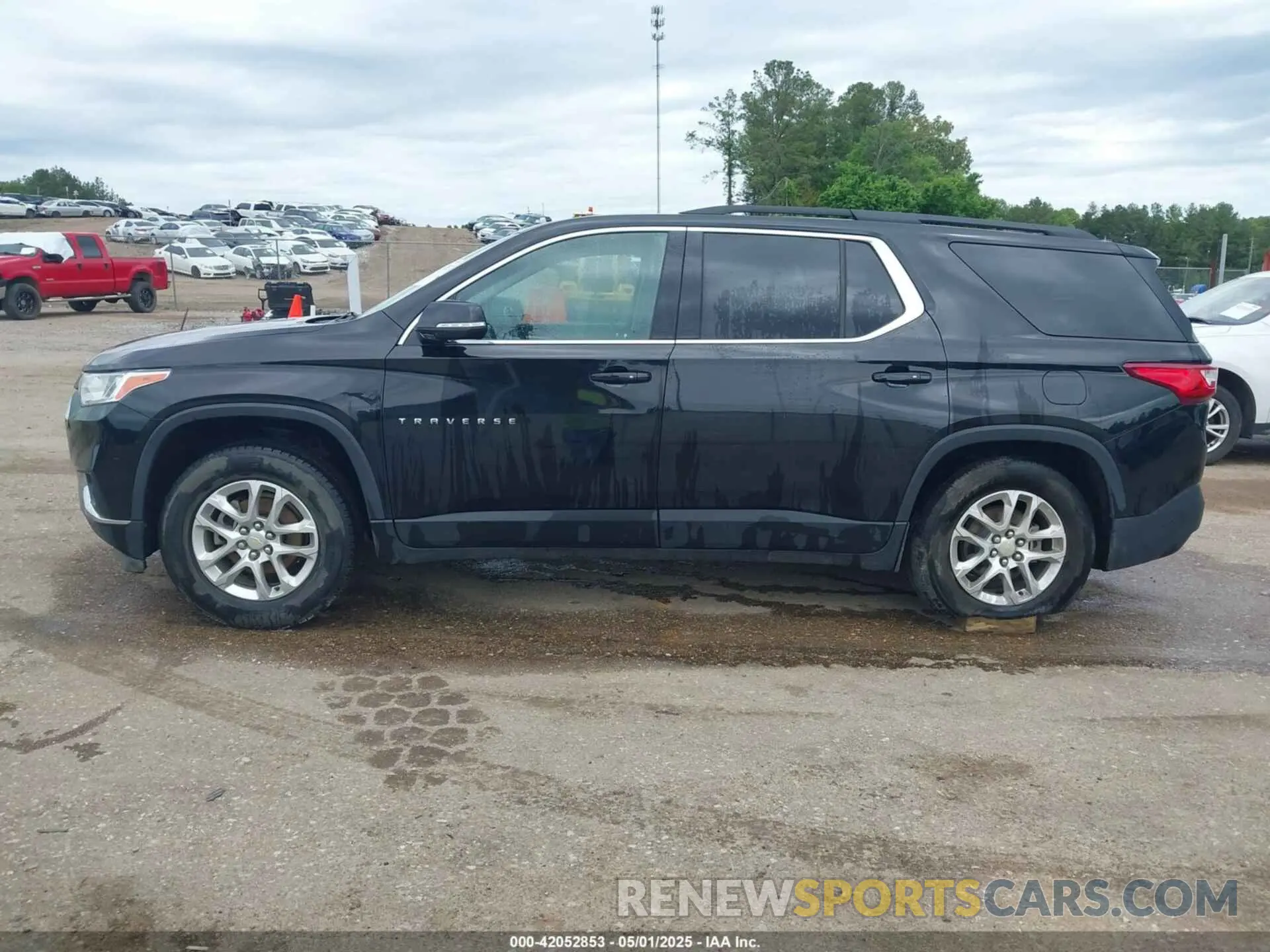 14 Photograph of a damaged car 1GNERGKW4KJ280578 CHEVROLET TRAVERSE 2019
