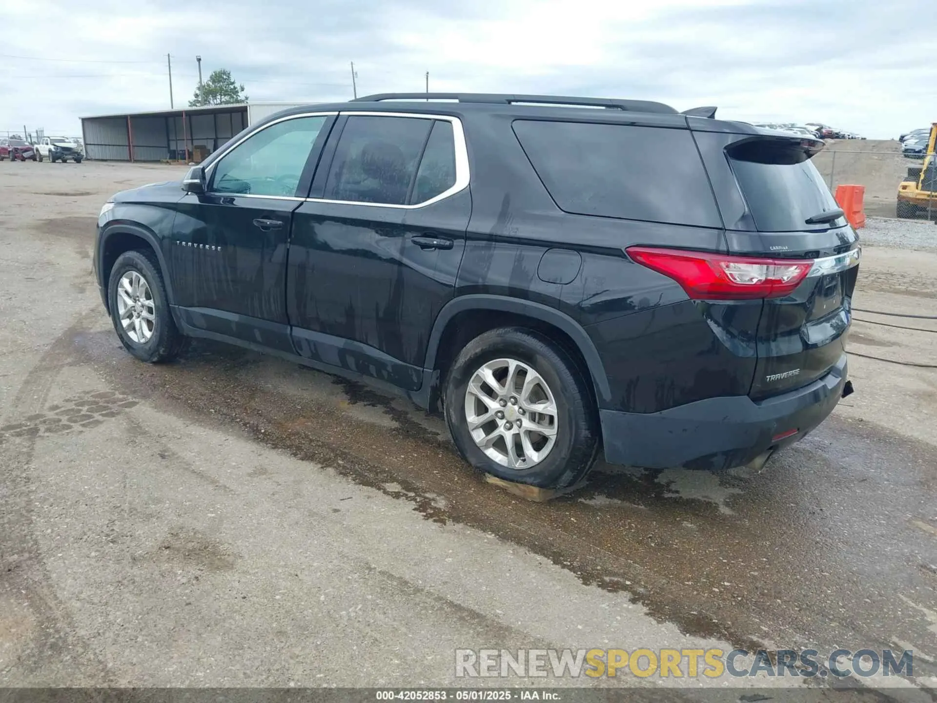 3 Photograph of a damaged car 1GNERGKW4KJ280578 CHEVROLET TRAVERSE 2019