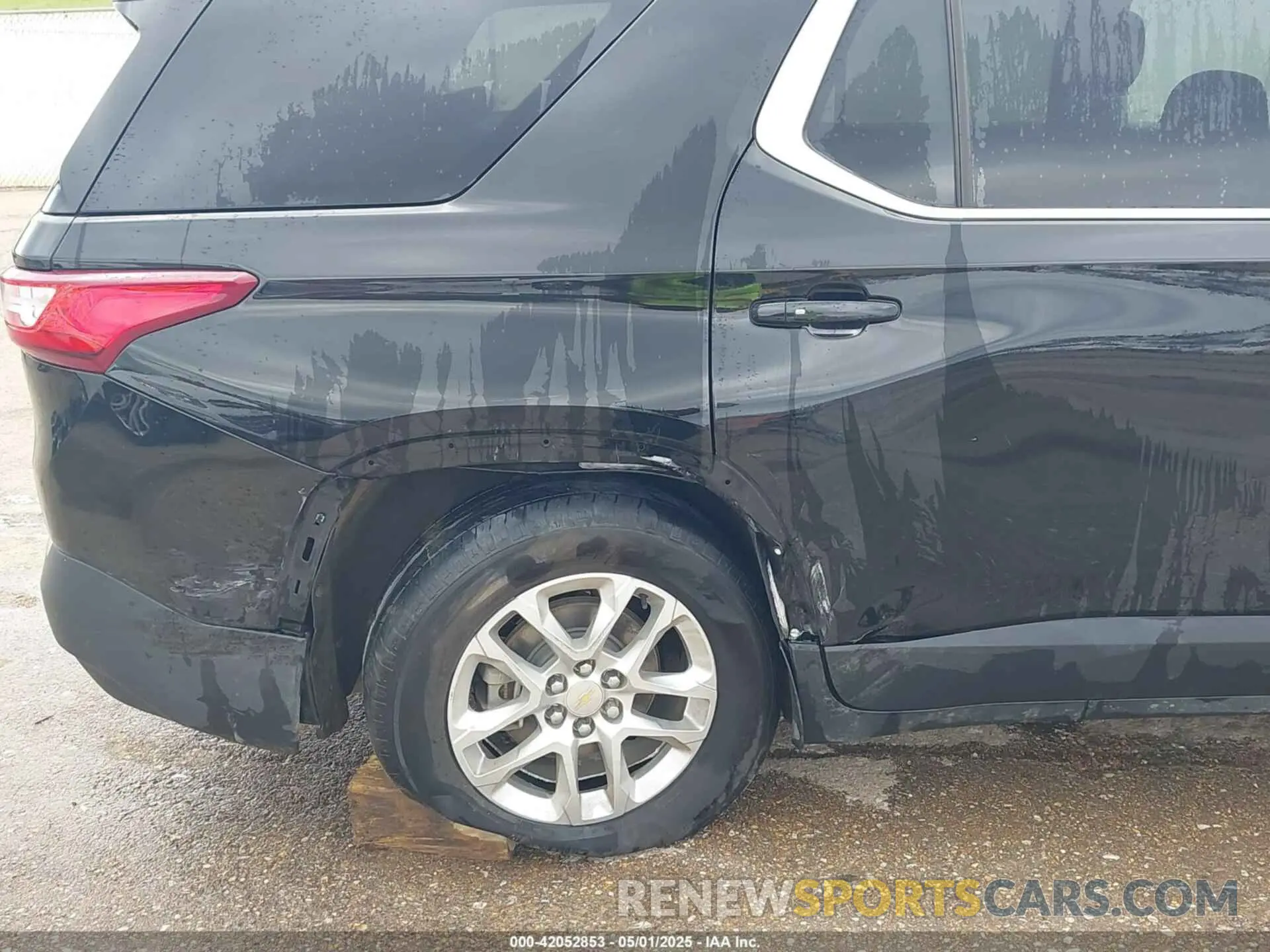 6 Photograph of a damaged car 1GNERGKW4KJ280578 CHEVROLET TRAVERSE 2019