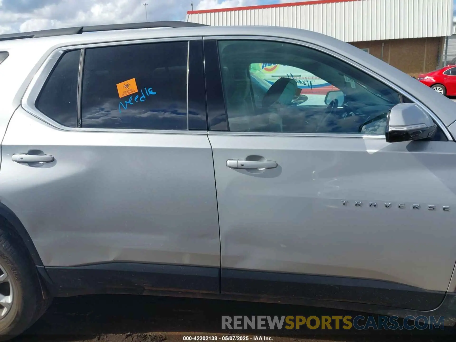 13 Photograph of a damaged car 1GNERGKW5KJ178402 CHEVROLET TRAVERSE 2019