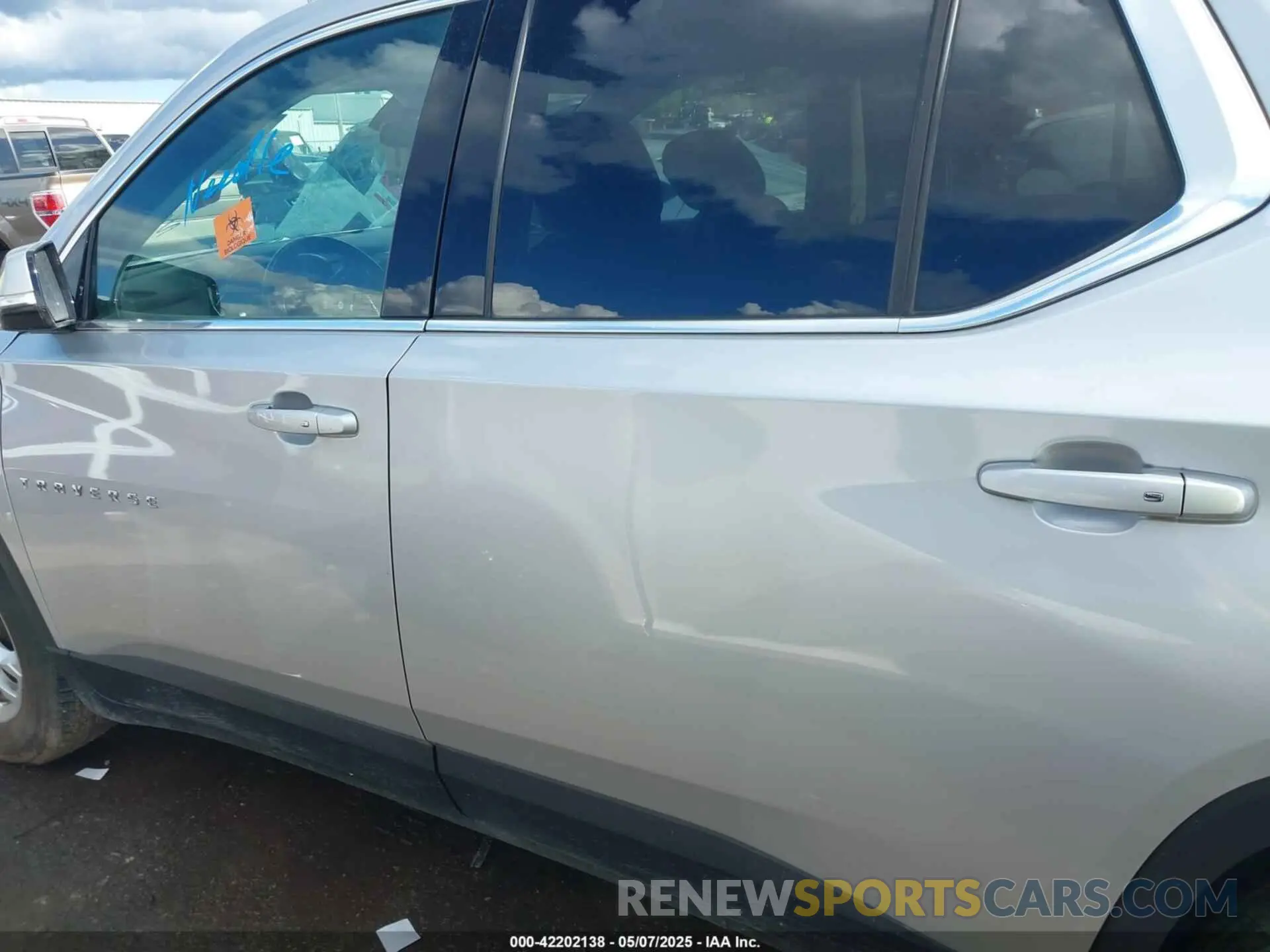 14 Photograph of a damaged car 1GNERGKW5KJ178402 CHEVROLET TRAVERSE 2019