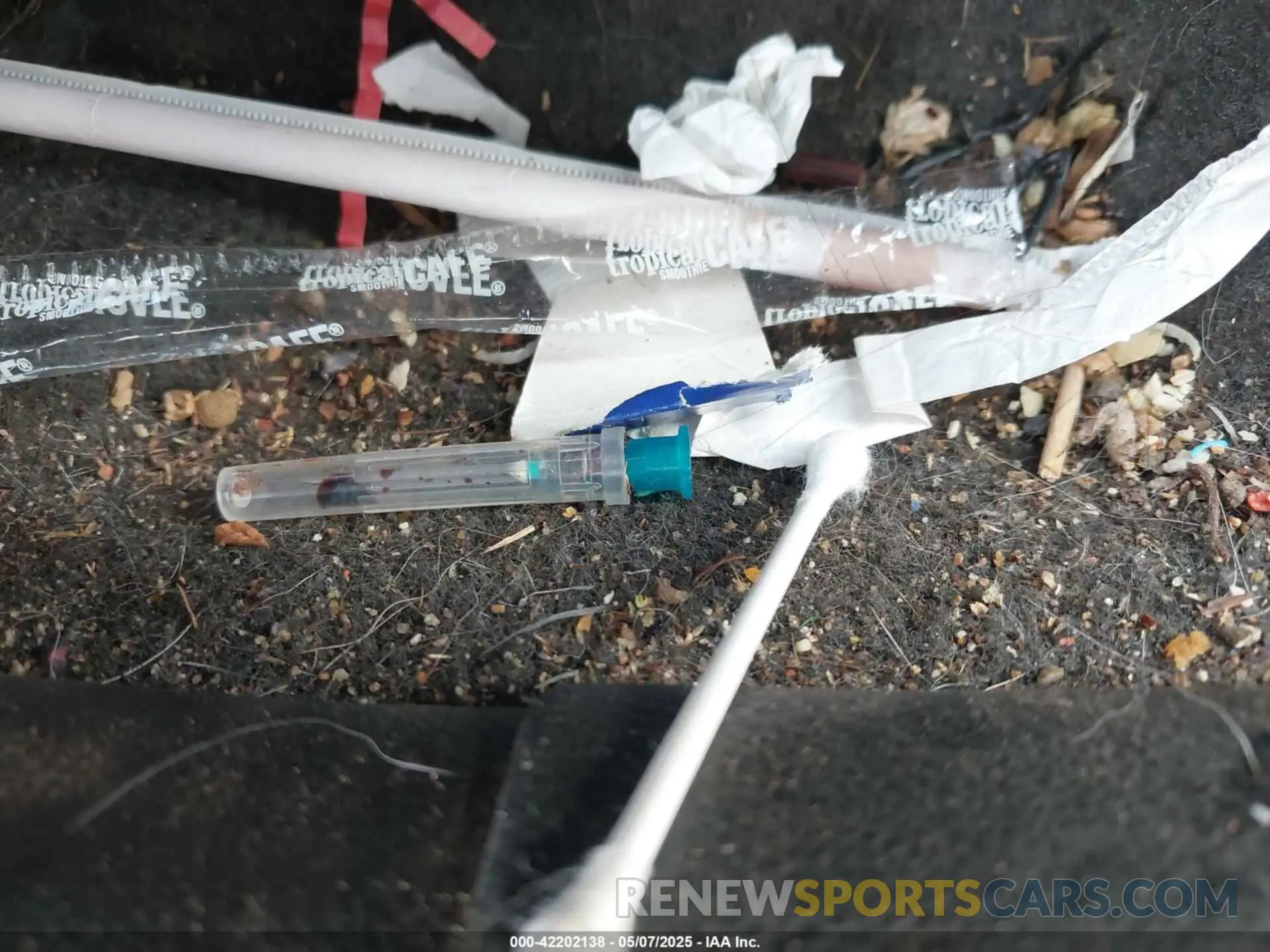 18 Photograph of a damaged car 1GNERGKW5KJ178402 CHEVROLET TRAVERSE 2019
