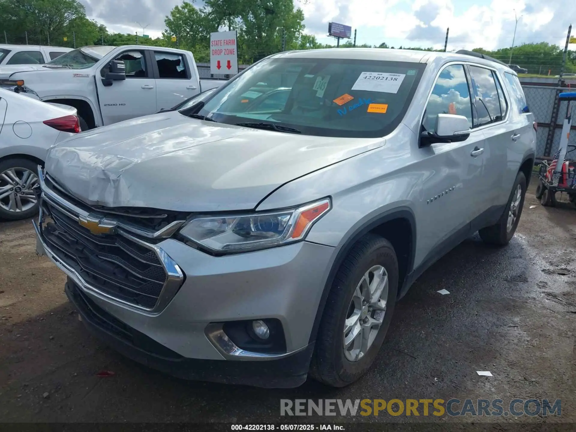 2 Photograph of a damaged car 1GNERGKW5KJ178402 CHEVROLET TRAVERSE 2019
