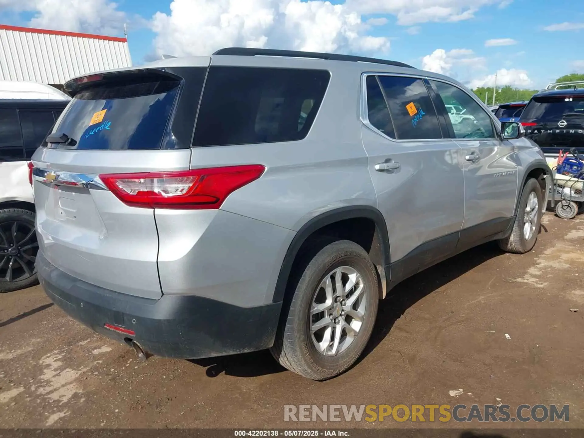 4 Photograph of a damaged car 1GNERGKW5KJ178402 CHEVROLET TRAVERSE 2019