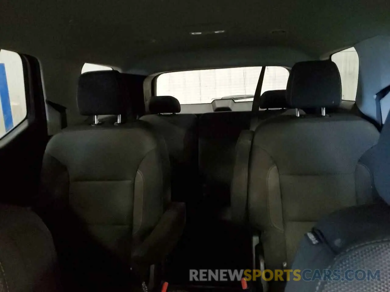 10 Photograph of a damaged car 1GNERGKW5KJ300482 CHEVROLET TRAVERSE 2019