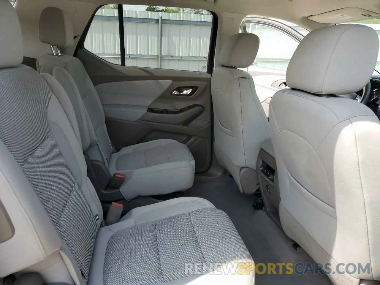 11 Photograph of a damaged car 1GNERGKW6KJ107225 CHEVROLET TRAVERSE 2019