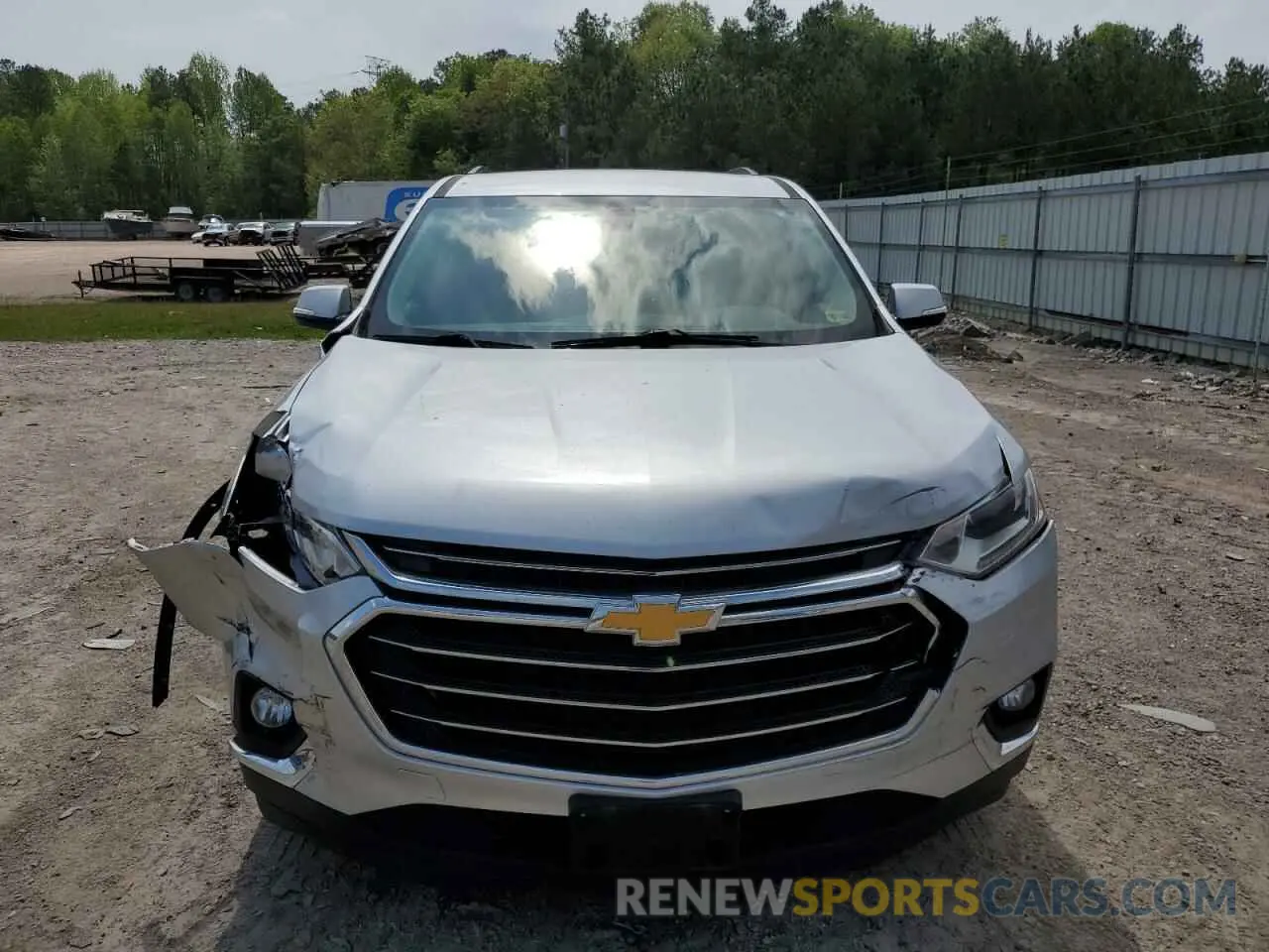 5 Photograph of a damaged car 1GNERGKW6KJ107225 CHEVROLET TRAVERSE 2019