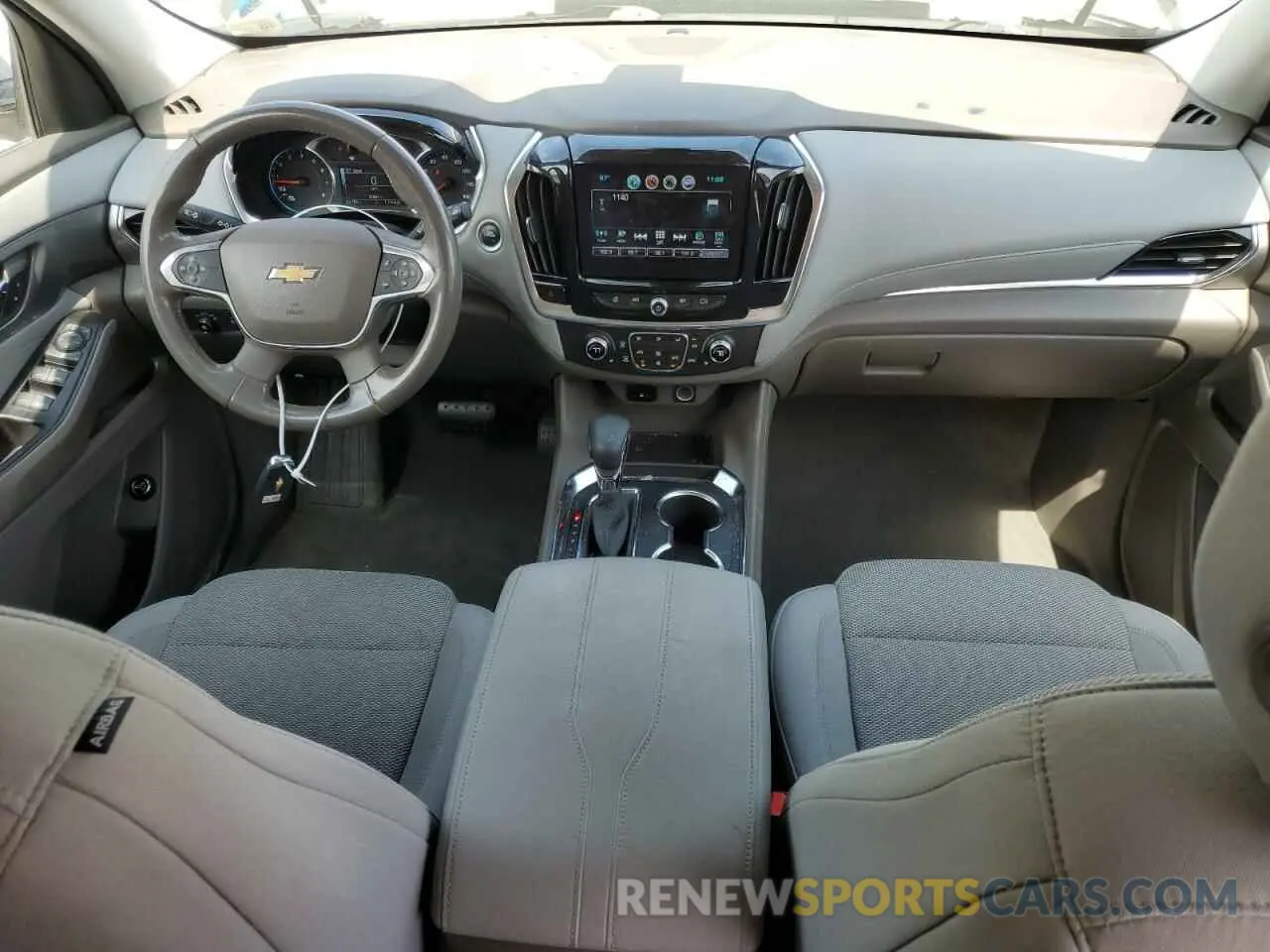 8 Photograph of a damaged car 1GNERGKW6KJ107225 CHEVROLET TRAVERSE 2019