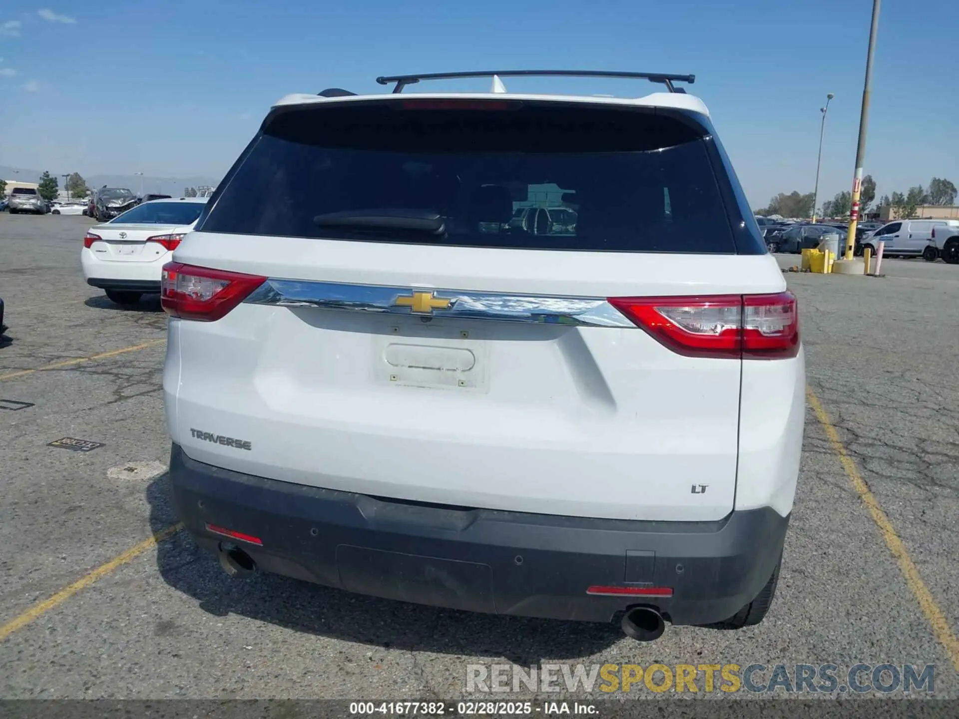 16 Photograph of a damaged car 1GNERGKW6KJ120217 CHEVROLET TRAVERSE 2019