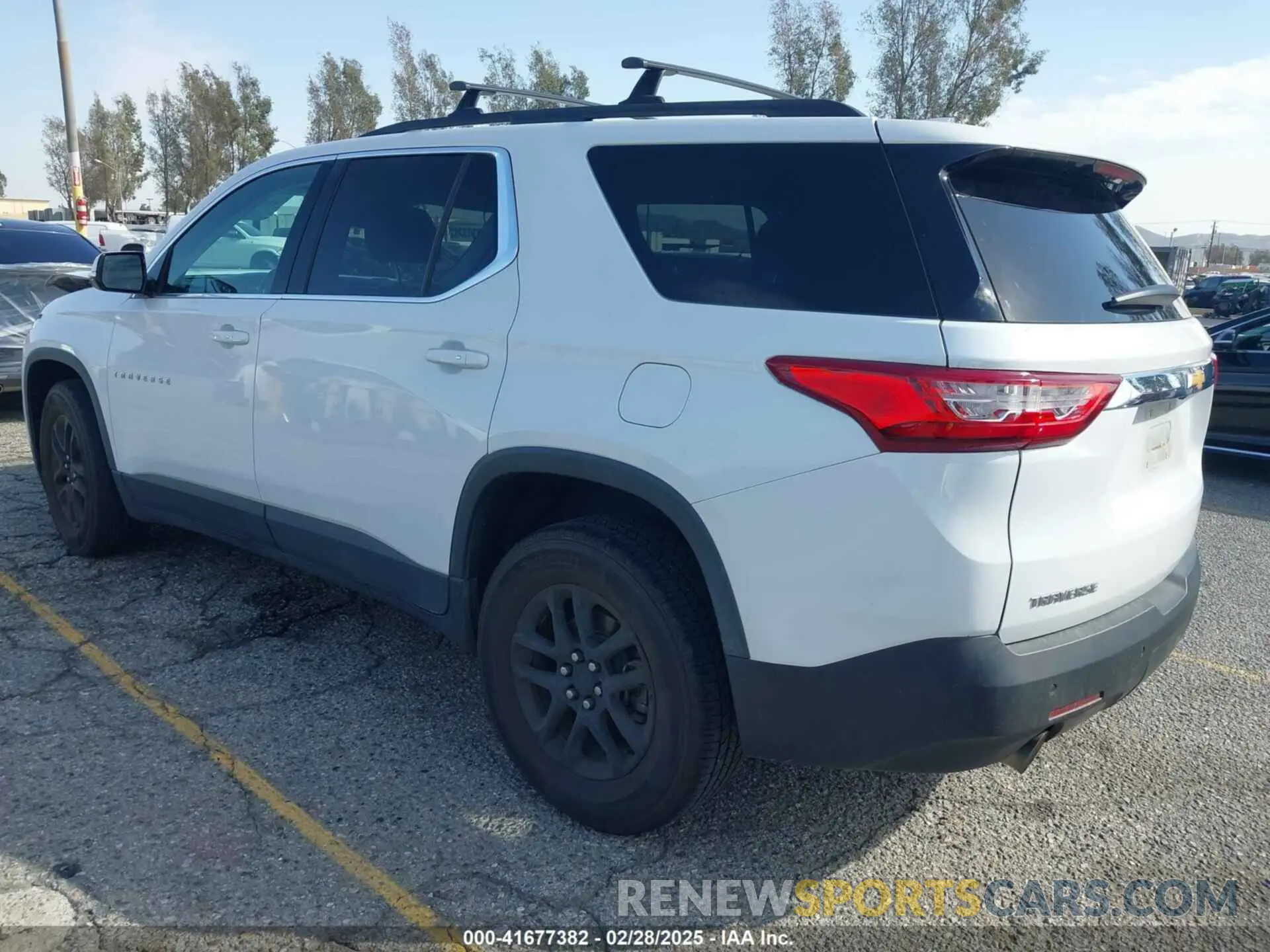 3 Photograph of a damaged car 1GNERGKW6KJ120217 CHEVROLET TRAVERSE 2019