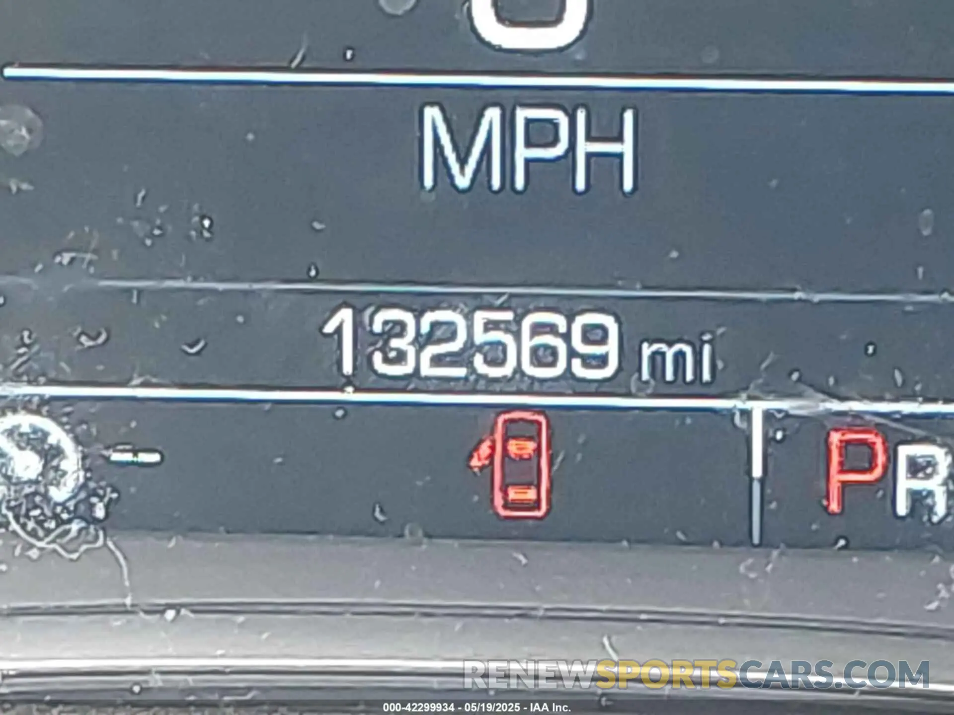 15 Photograph of a damaged car 1GNERGKW6KJ158983 CHEVROLET TRAVERSE 2019