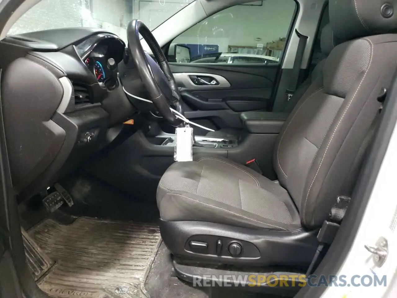 7 Photograph of a damaged car 1GNERGKW6KJ161060 CHEVROLET TRAVERSE 2019