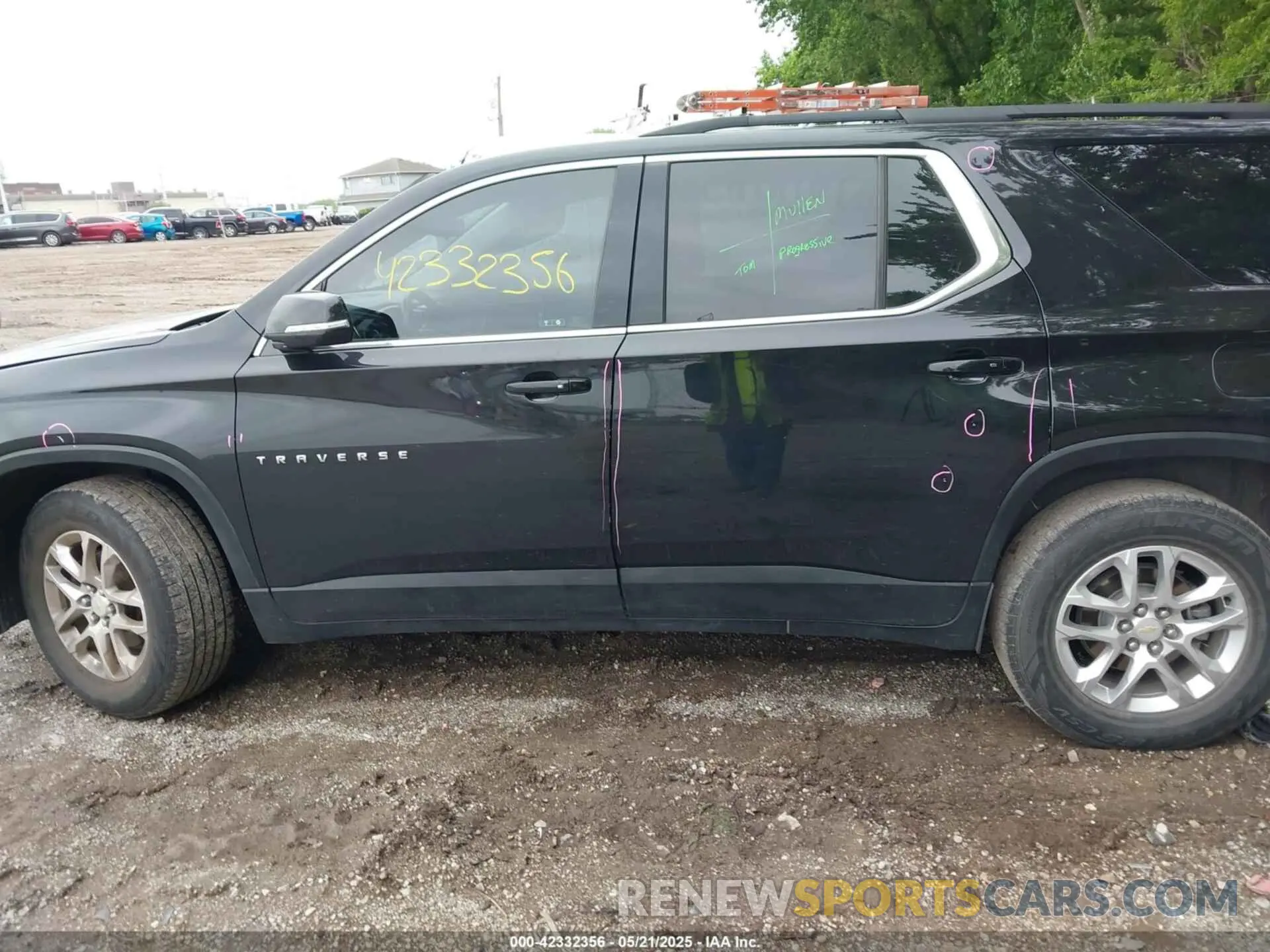 14 Photograph of a damaged car 1GNERGKW6KJ186461 CHEVROLET TRAVERSE 2019