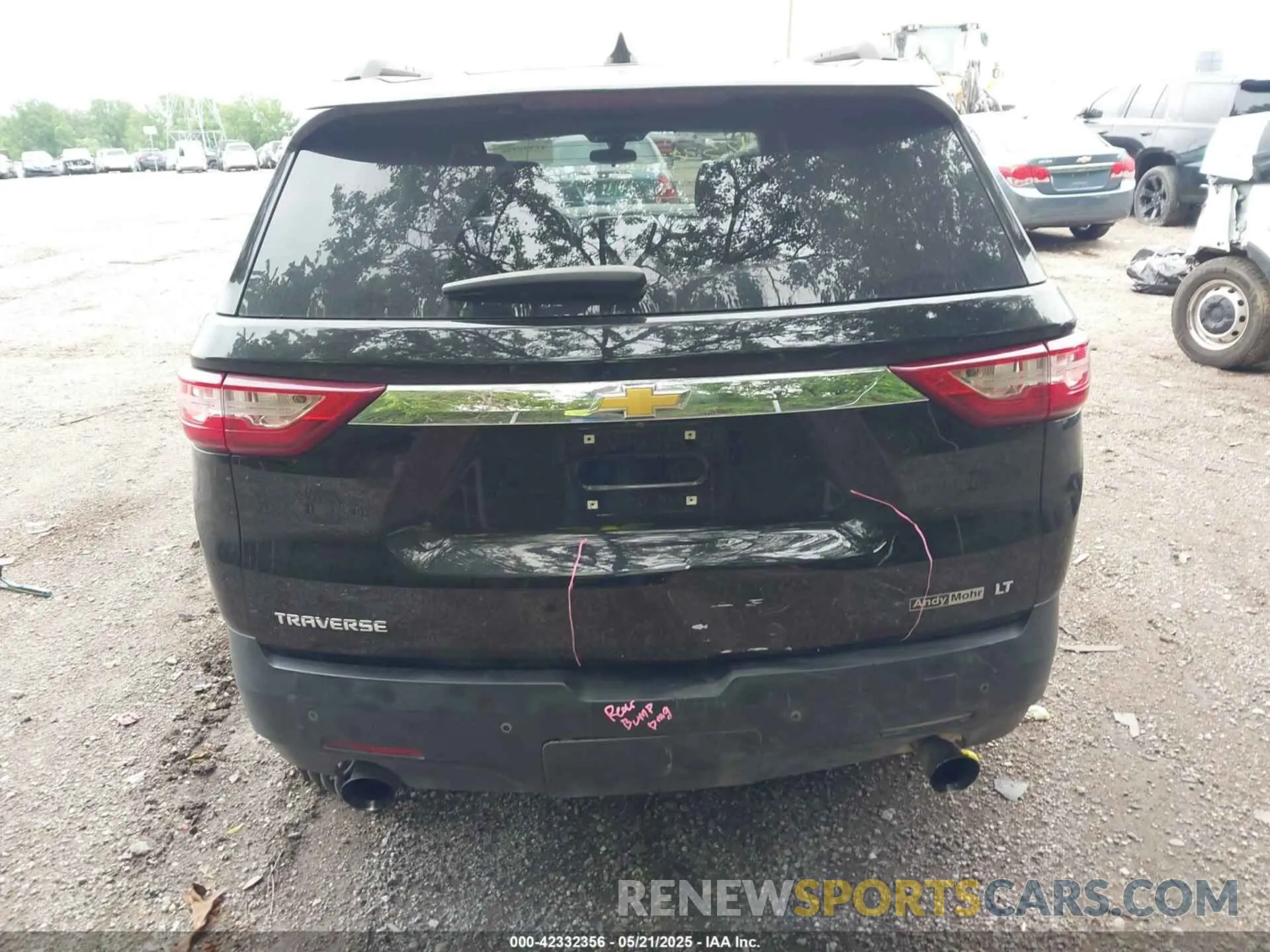16 Photograph of a damaged car 1GNERGKW6KJ186461 CHEVROLET TRAVERSE 2019