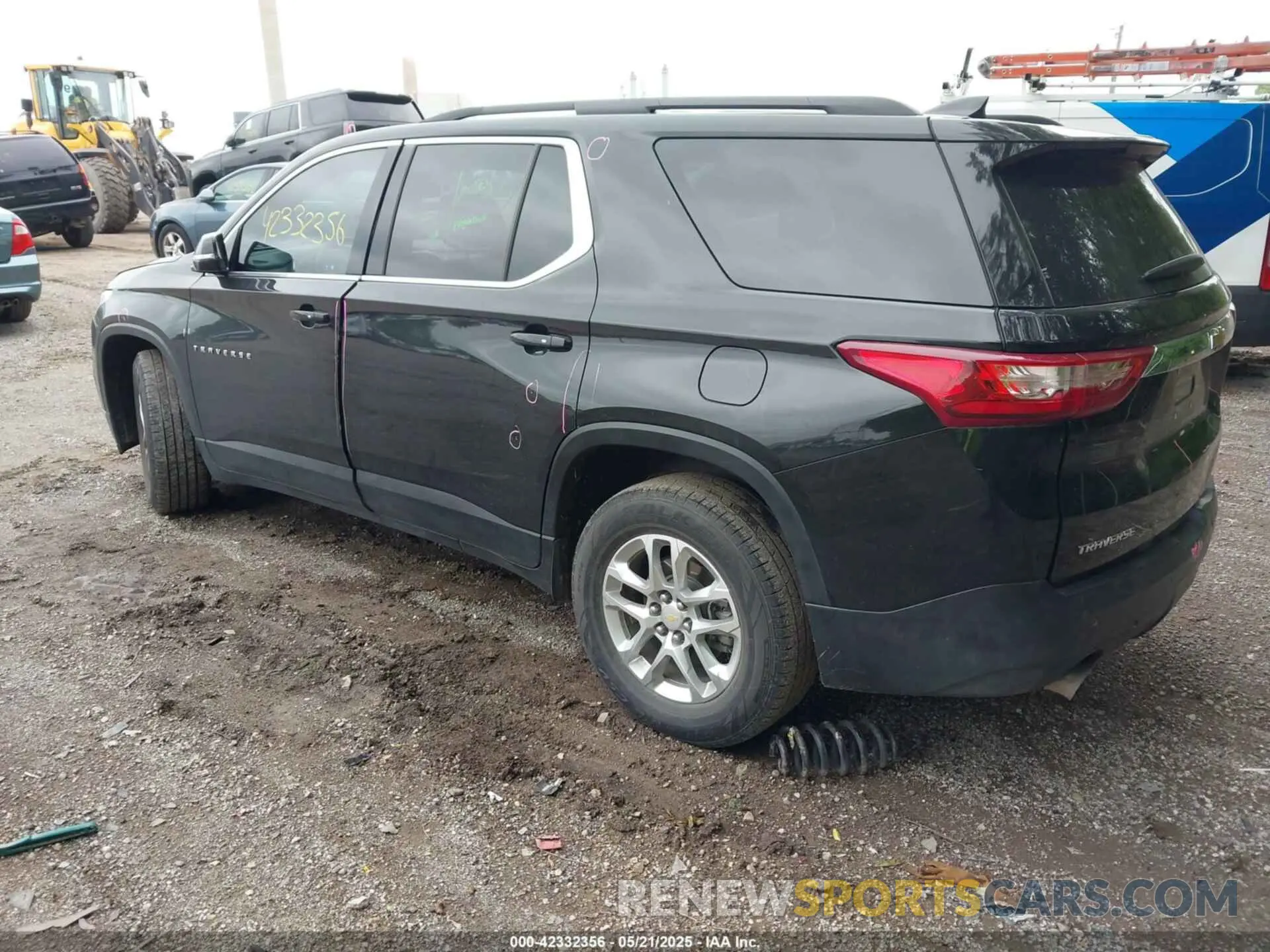 3 Photograph of a damaged car 1GNERGKW6KJ186461 CHEVROLET TRAVERSE 2019