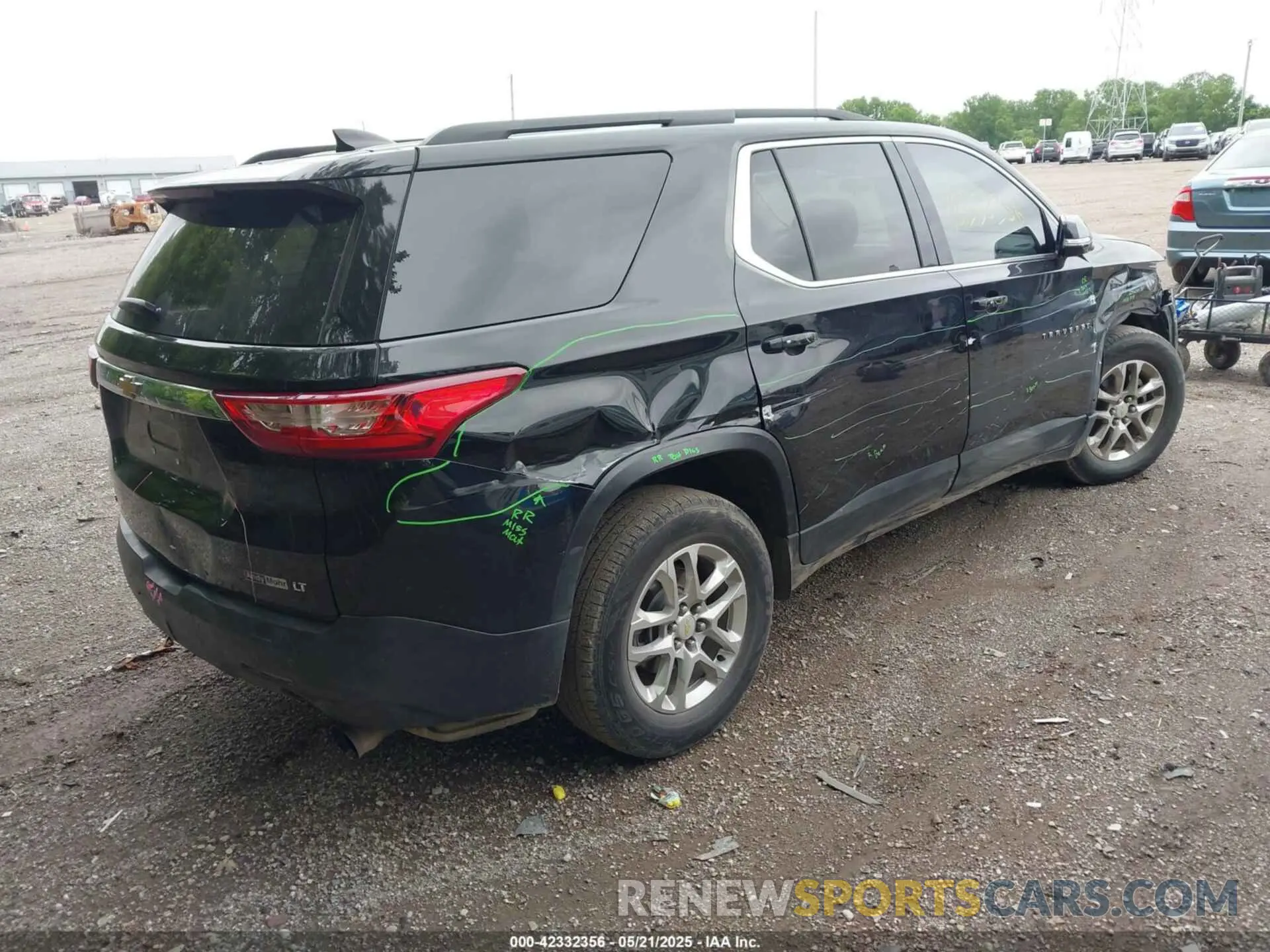 4 Photograph of a damaged car 1GNERGKW6KJ186461 CHEVROLET TRAVERSE 2019