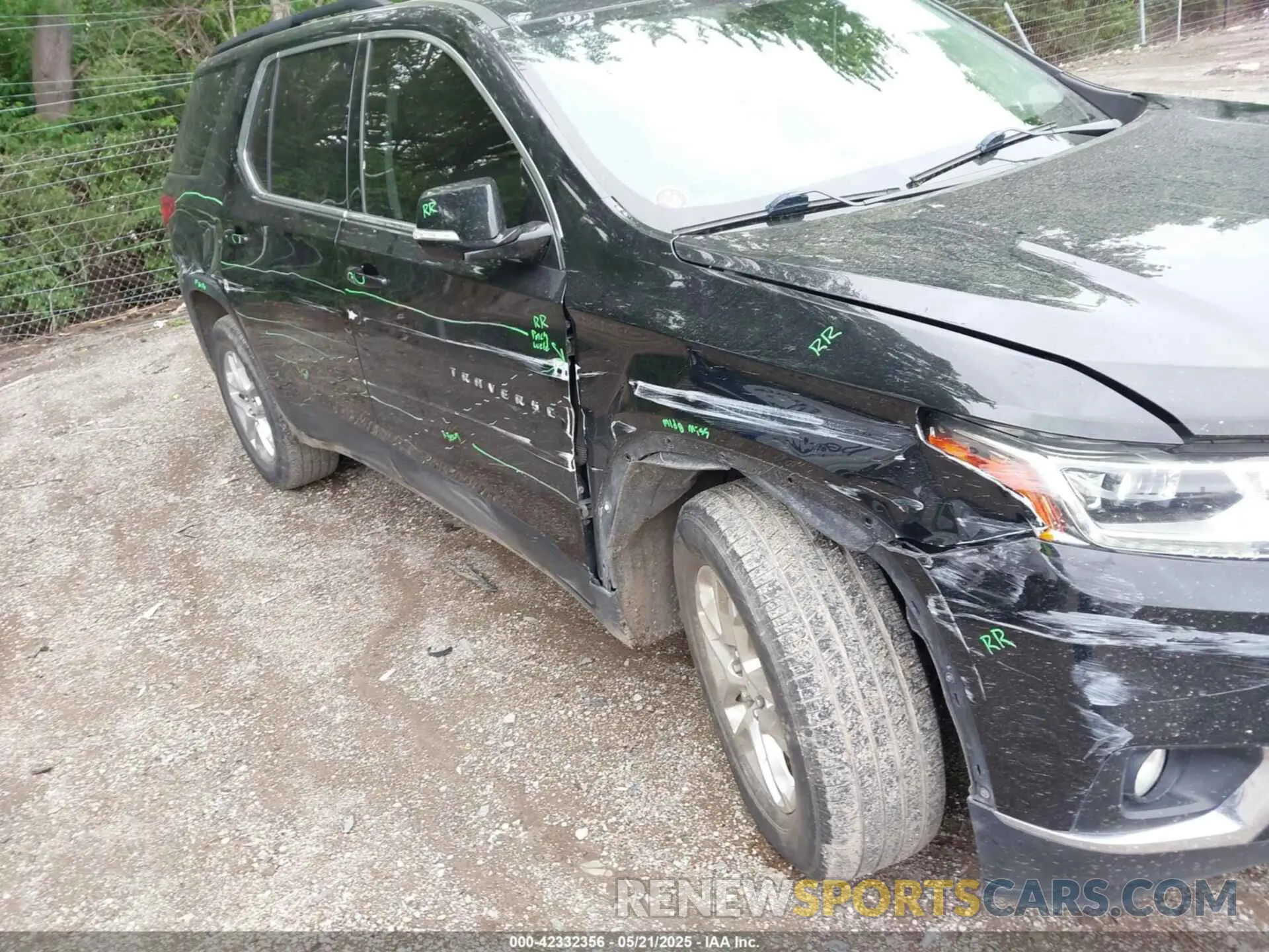 6 Photograph of a damaged car 1GNERGKW6KJ186461 CHEVROLET TRAVERSE 2019