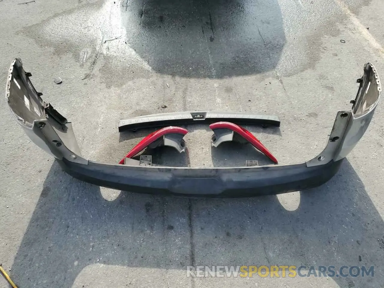13 Photograph of a damaged car 1GNERGKW6KJ272921 CHEVROLET TRAVERSE 2019
