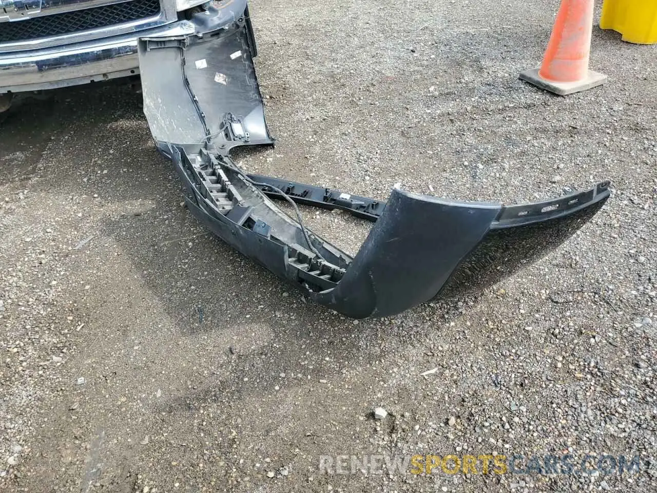 13 Photograph of a damaged car 1GNERGKW7KJ123014 CHEVROLET TRAVERSE 2019