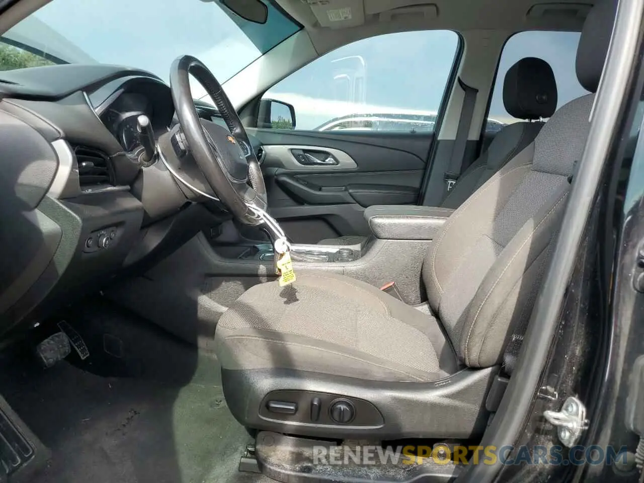 7 Photograph of a damaged car 1GNERGKW7KJ123014 CHEVROLET TRAVERSE 2019