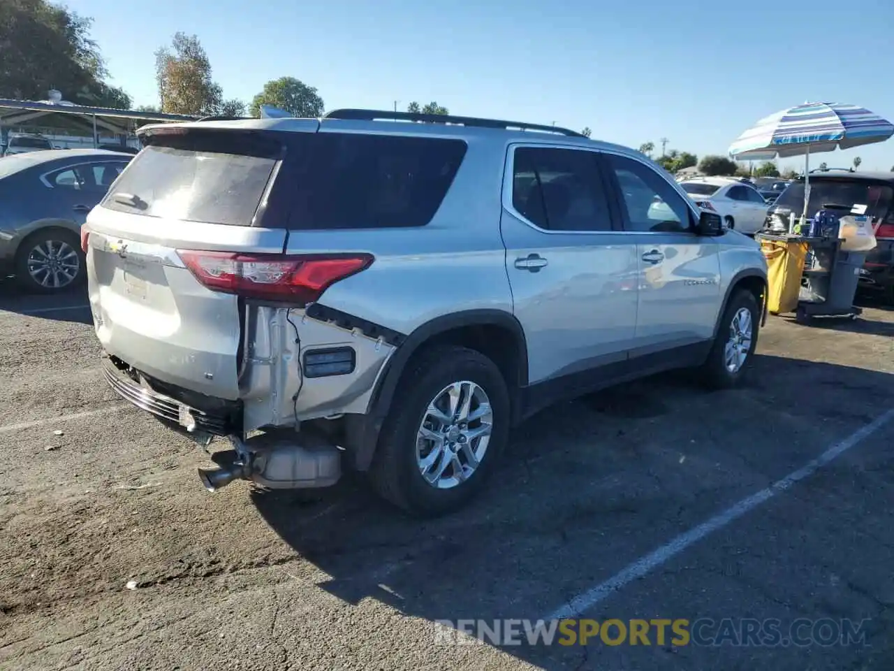 3 Photograph of a damaged car 1GNERGKW7KJ152576 CHEVROLET TRAVERSE 2019