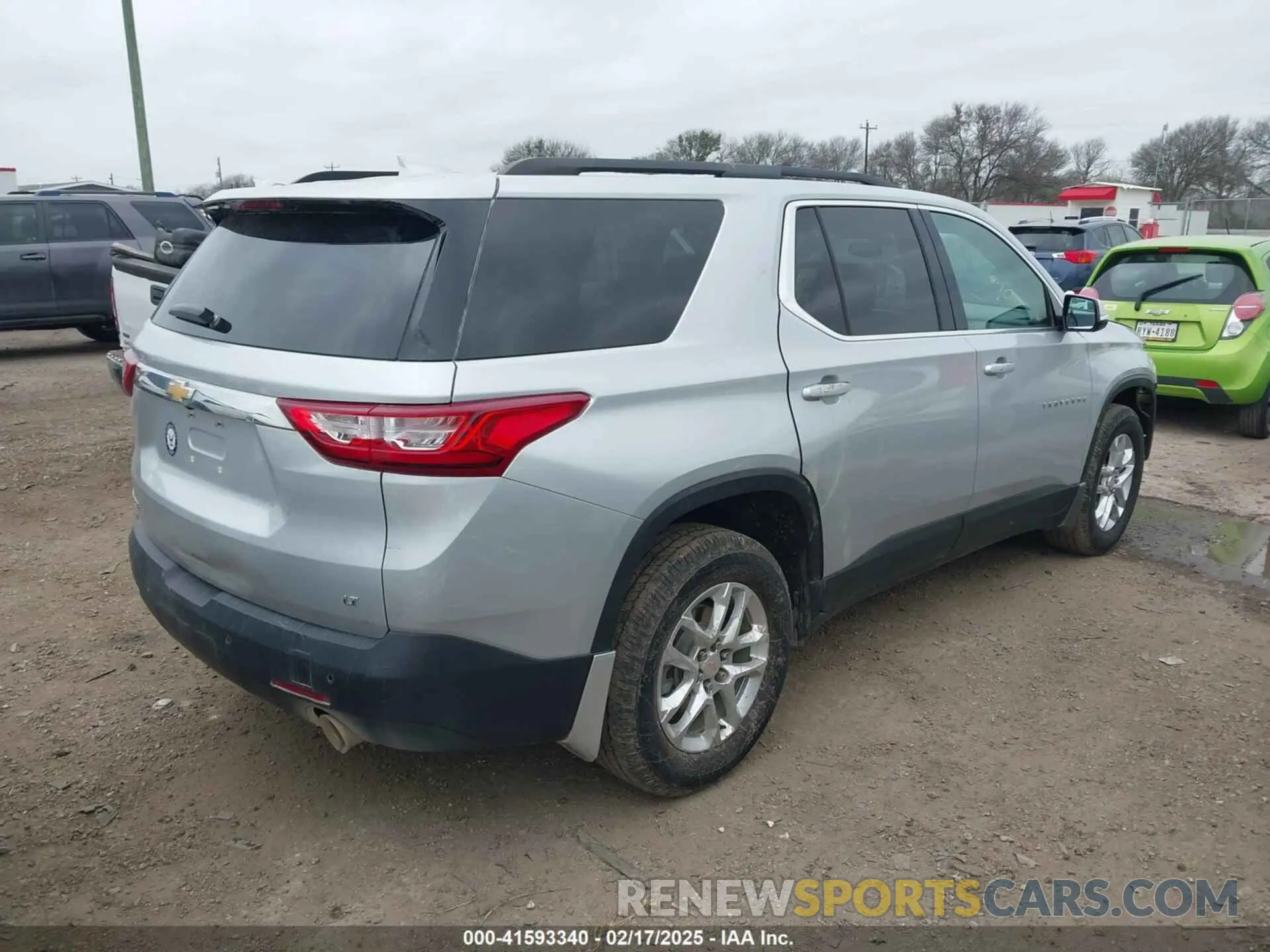 4 Photograph of a damaged car 1GNERGKW7KJ191071 CHEVROLET TRAVERSE 2019