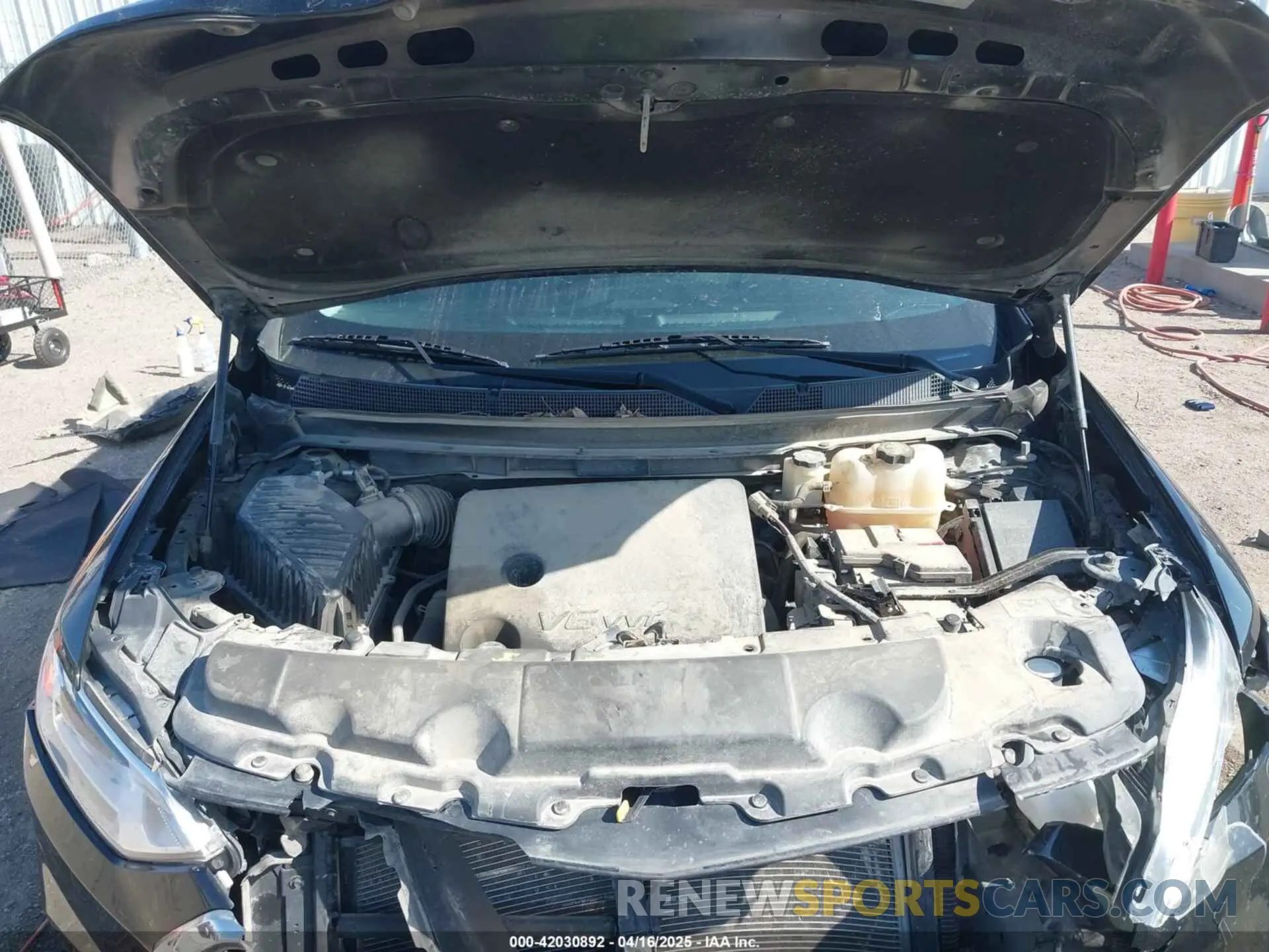 10 Photograph of a damaged car 1GNERGKW7KJ196349 CHEVROLET TRAVERSE 2019