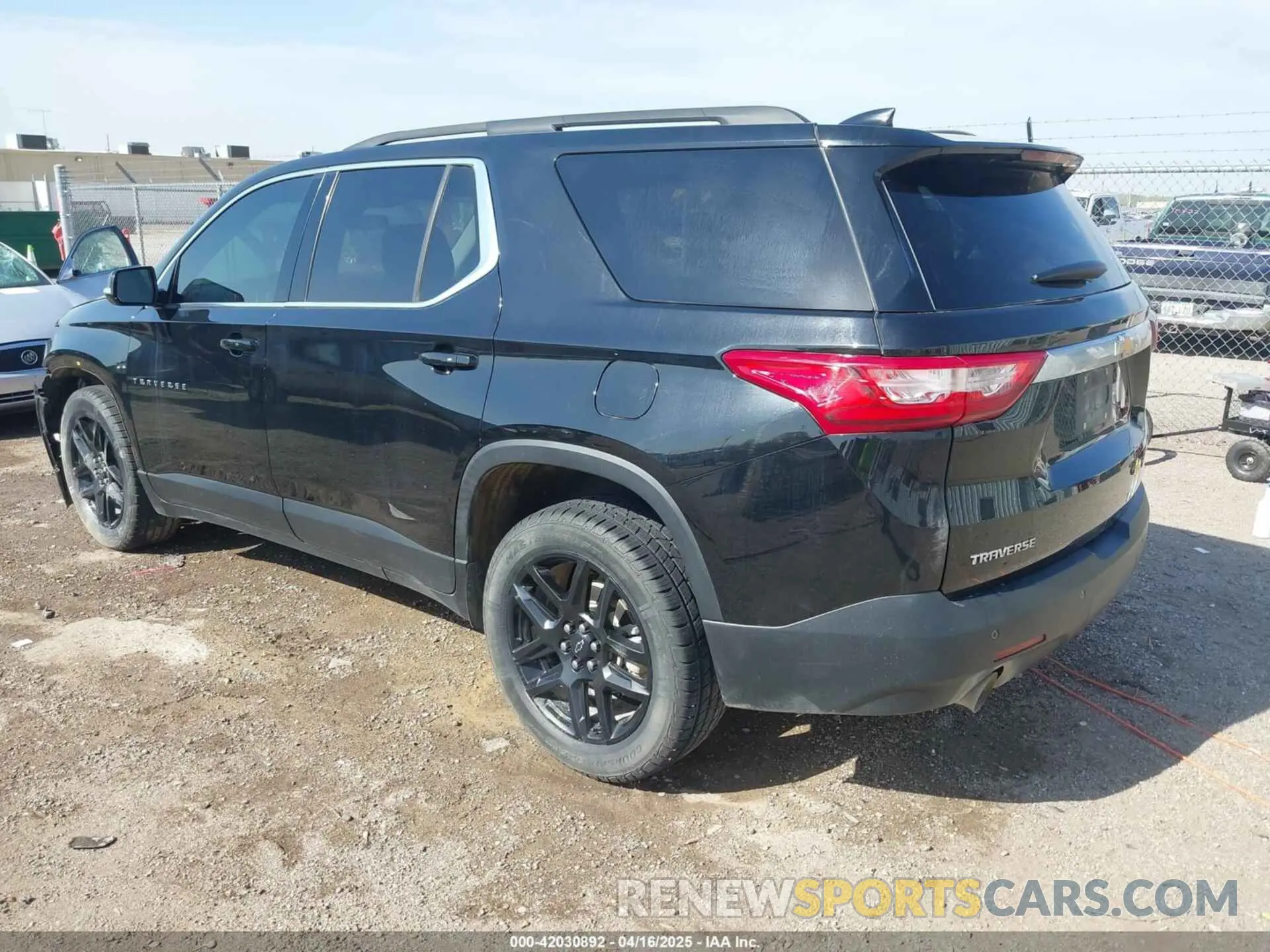 3 Photograph of a damaged car 1GNERGKW7KJ196349 CHEVROLET TRAVERSE 2019