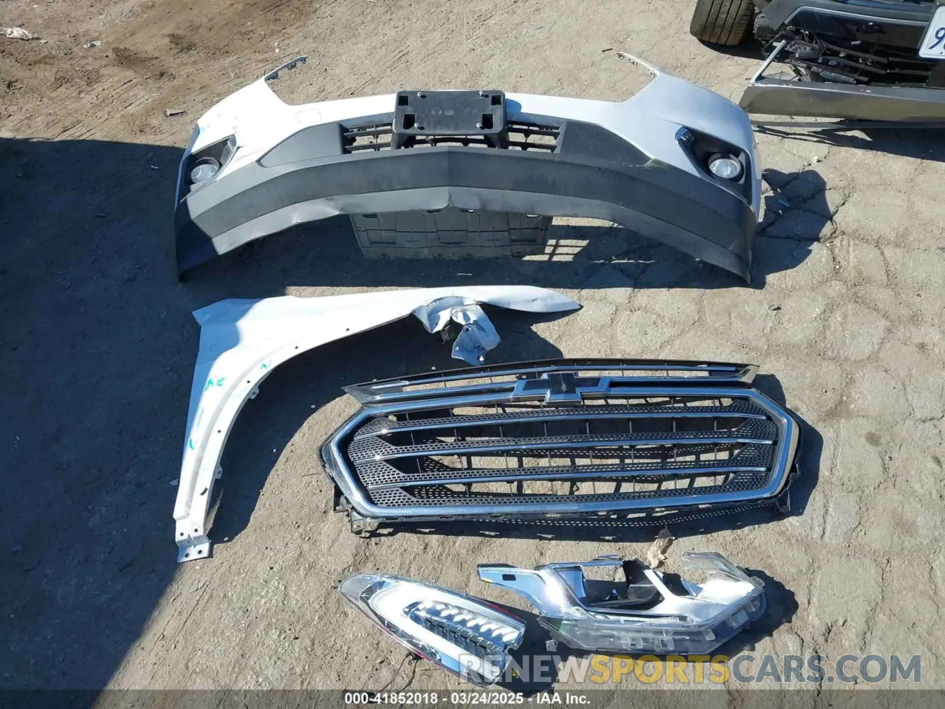 12 Photograph of a damaged car 1GNERGKW7KJ203638 CHEVROLET TRAVERSE 2019