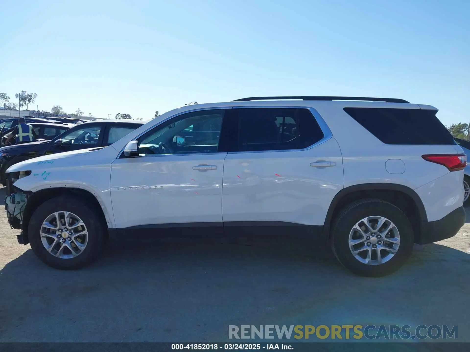 15 Photograph of a damaged car 1GNERGKW7KJ203638 CHEVROLET TRAVERSE 2019