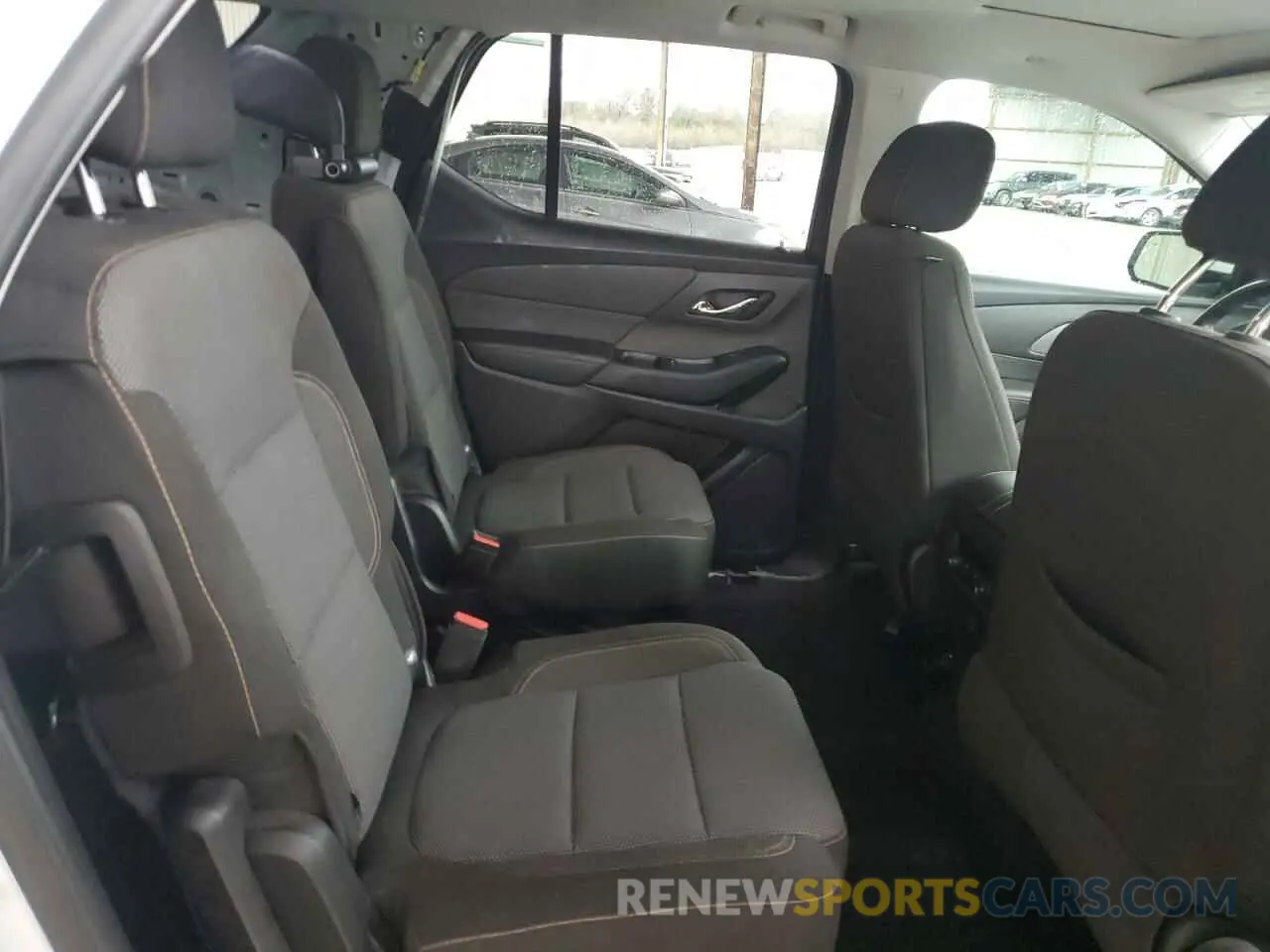 11 Photograph of a damaged car 1GNERGKW7KJ205549 CHEVROLET TRAVERSE 2019