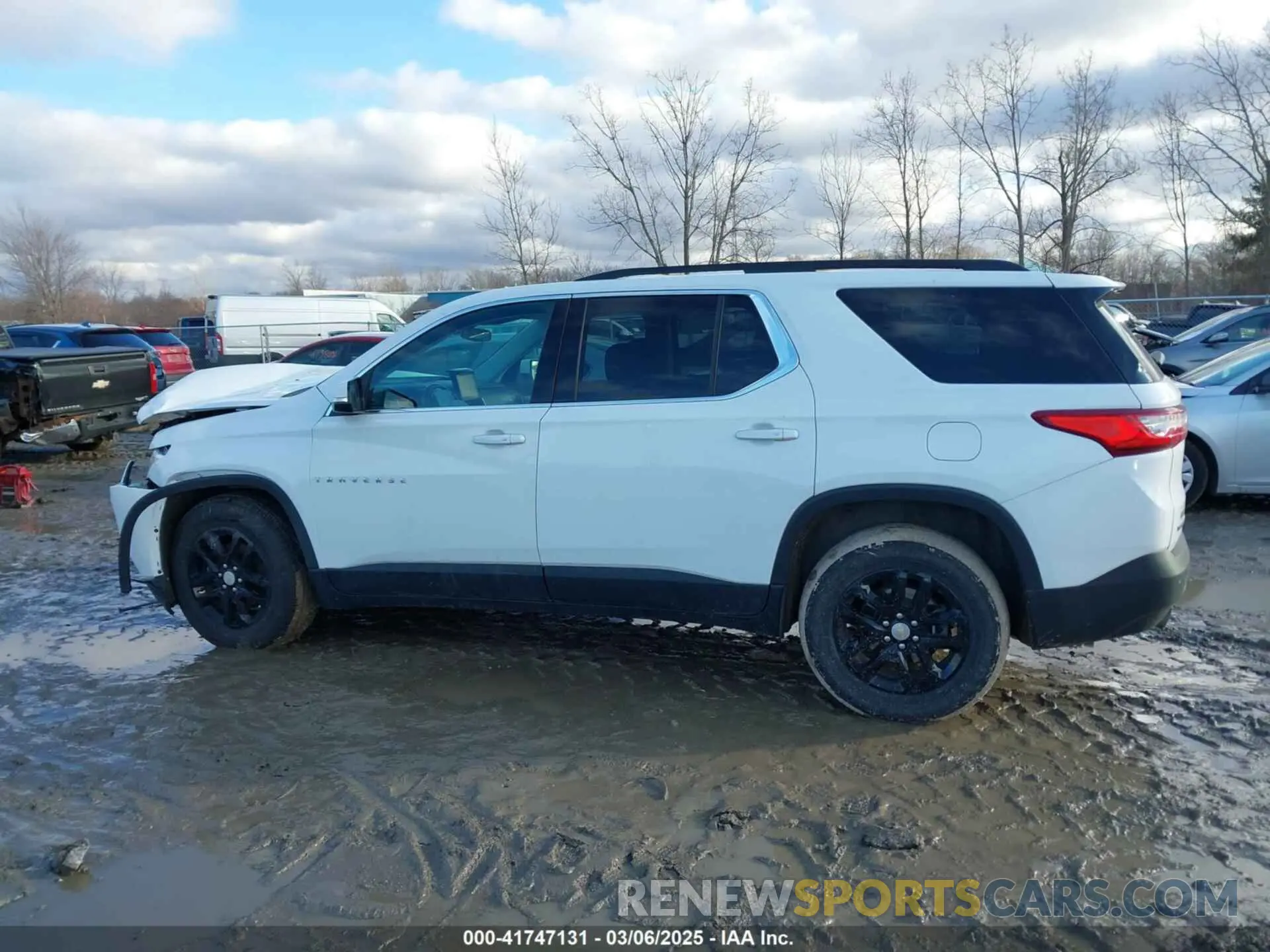 14 Photograph of a damaged car 1GNERGKW7KJ238096 CHEVROLET TRAVERSE 2019