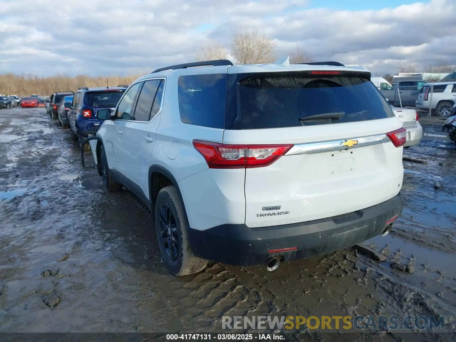 3 Photograph of a damaged car 1GNERGKW7KJ238096 CHEVROLET TRAVERSE 2019