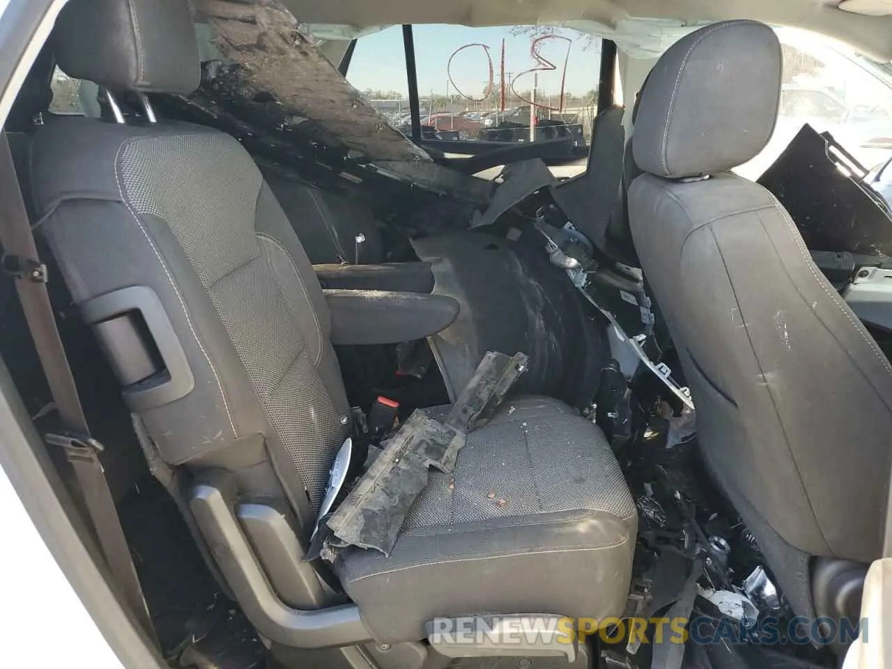 12 Photograph of a damaged car 1GNERGKW7KJ255576 CHEVROLET TRAVERSE 2019