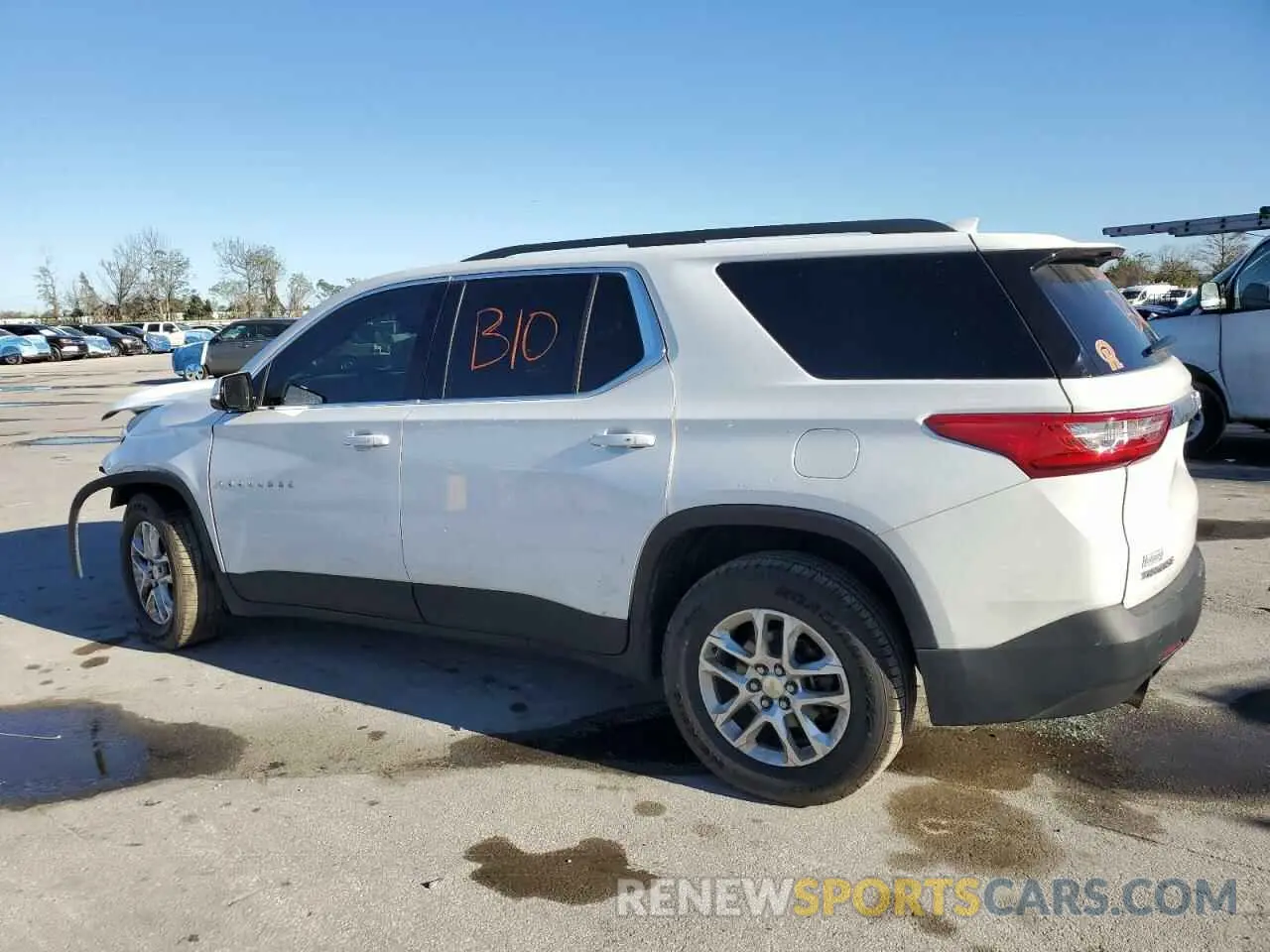 2 Photograph of a damaged car 1GNERGKW7KJ255576 CHEVROLET TRAVERSE 2019