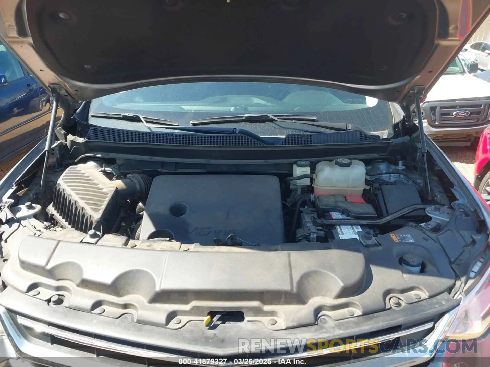 10 Photograph of a damaged car 1GNERGKW7KJ259627 CHEVROLET TRAVERSE 2019
