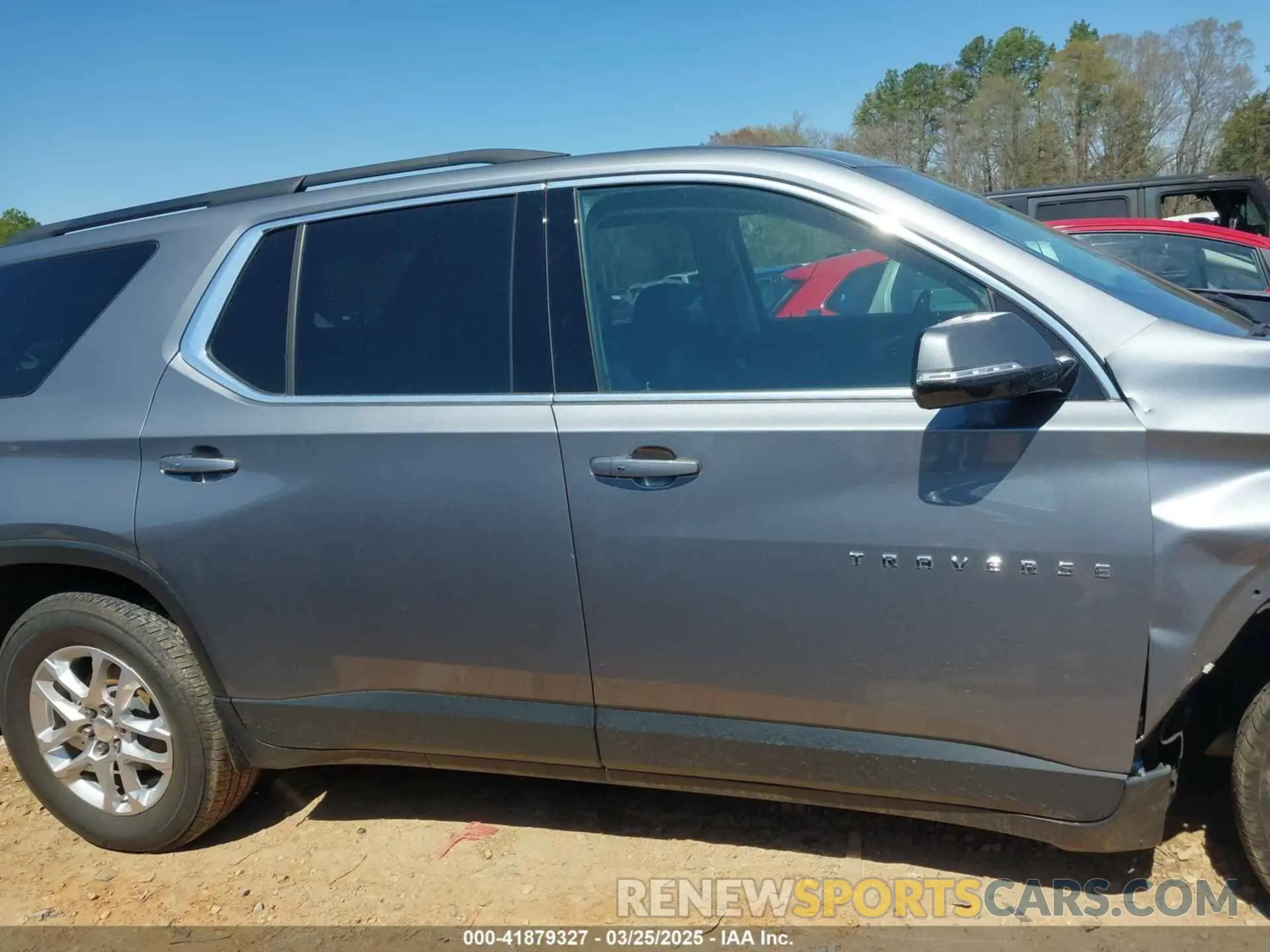 13 Photograph of a damaged car 1GNERGKW7KJ259627 CHEVROLET TRAVERSE 2019
